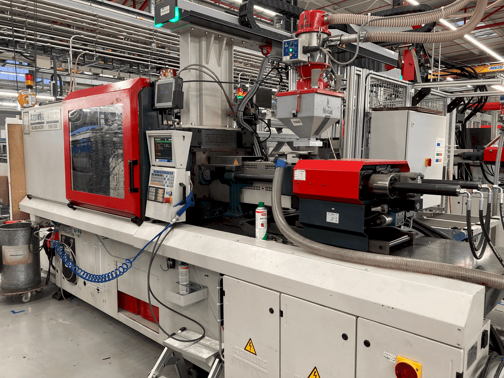 Koneen  Arburg Allrounder 470 S 1300-350 etunäkymä