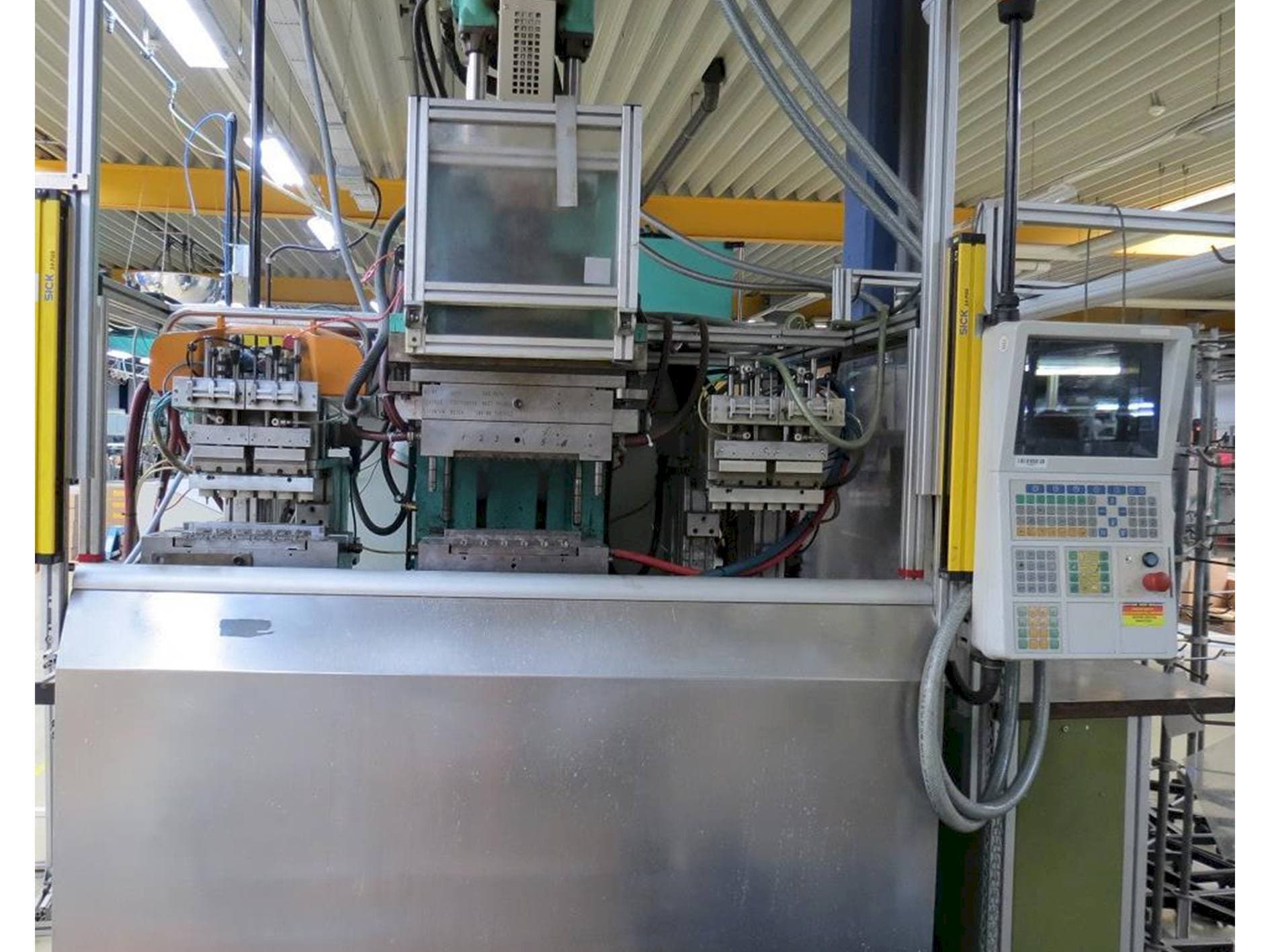 Koneen  Arburg Allrounder CENTEX 270 C 400-100 etunäkymä