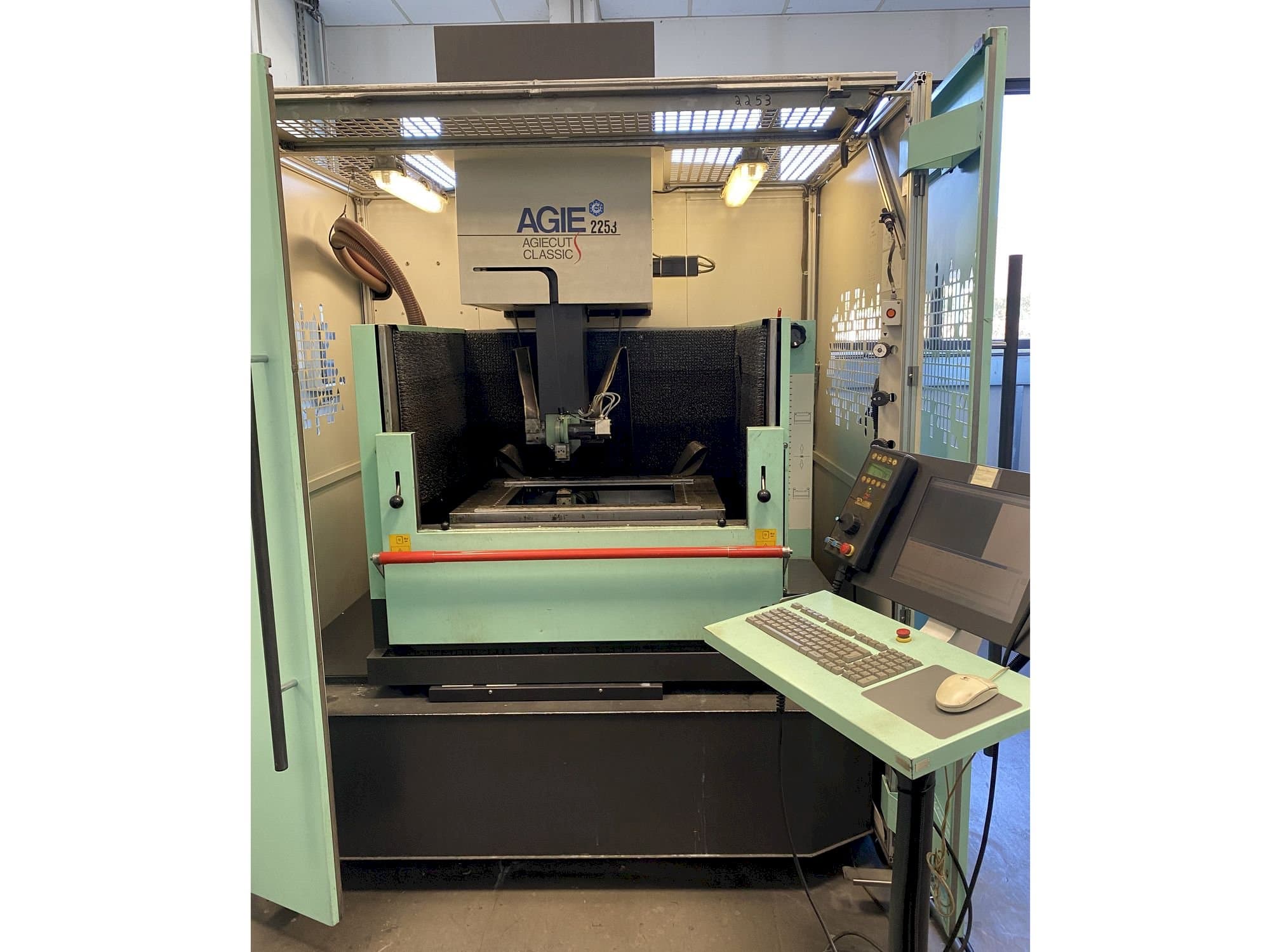 Koneen  AGIE Agiecut Classic 3s etunäkymä
