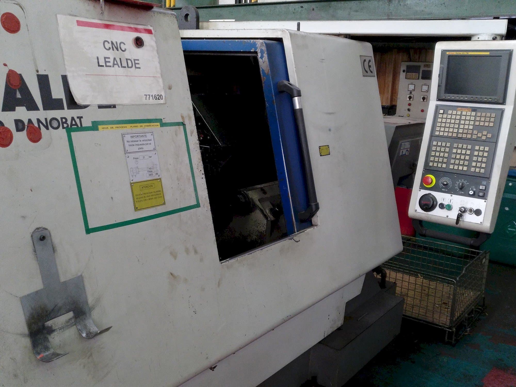 Koneen  Lealde TNC 10 etunäkymä