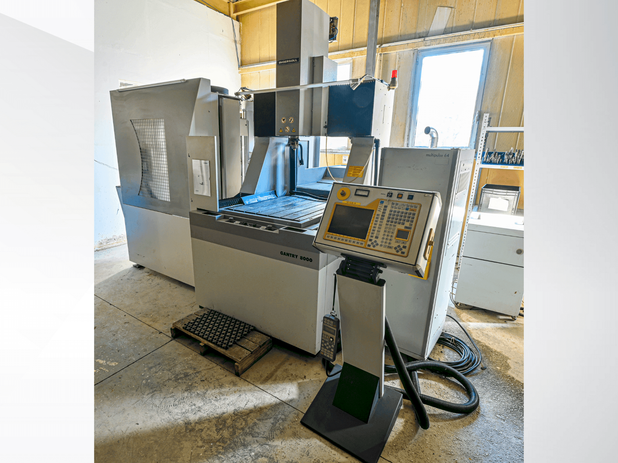 Koneen  OPS INGERSOLL Gantry 8000 etunäkymä