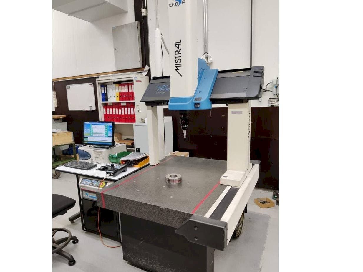 Koneen  DEA 70705 etunäkymä