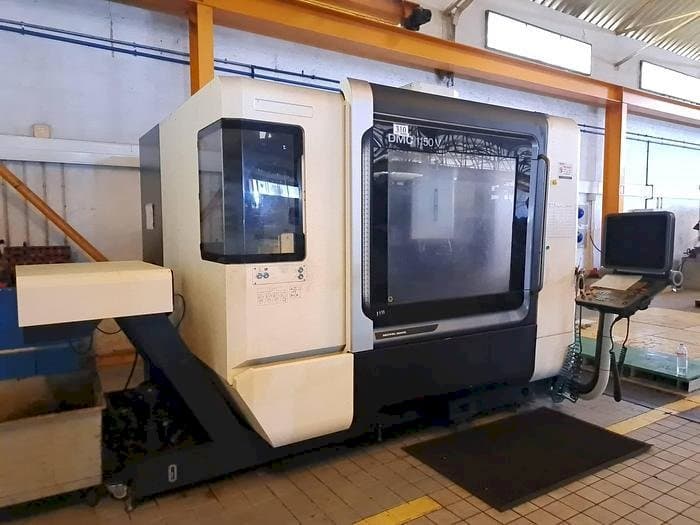 Koneen  DMG MORI DMC 1150V etunäkymä