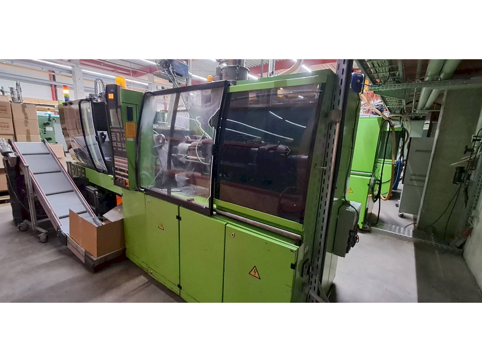 Koneen  Engel ES 330/110 HL etunäkymä