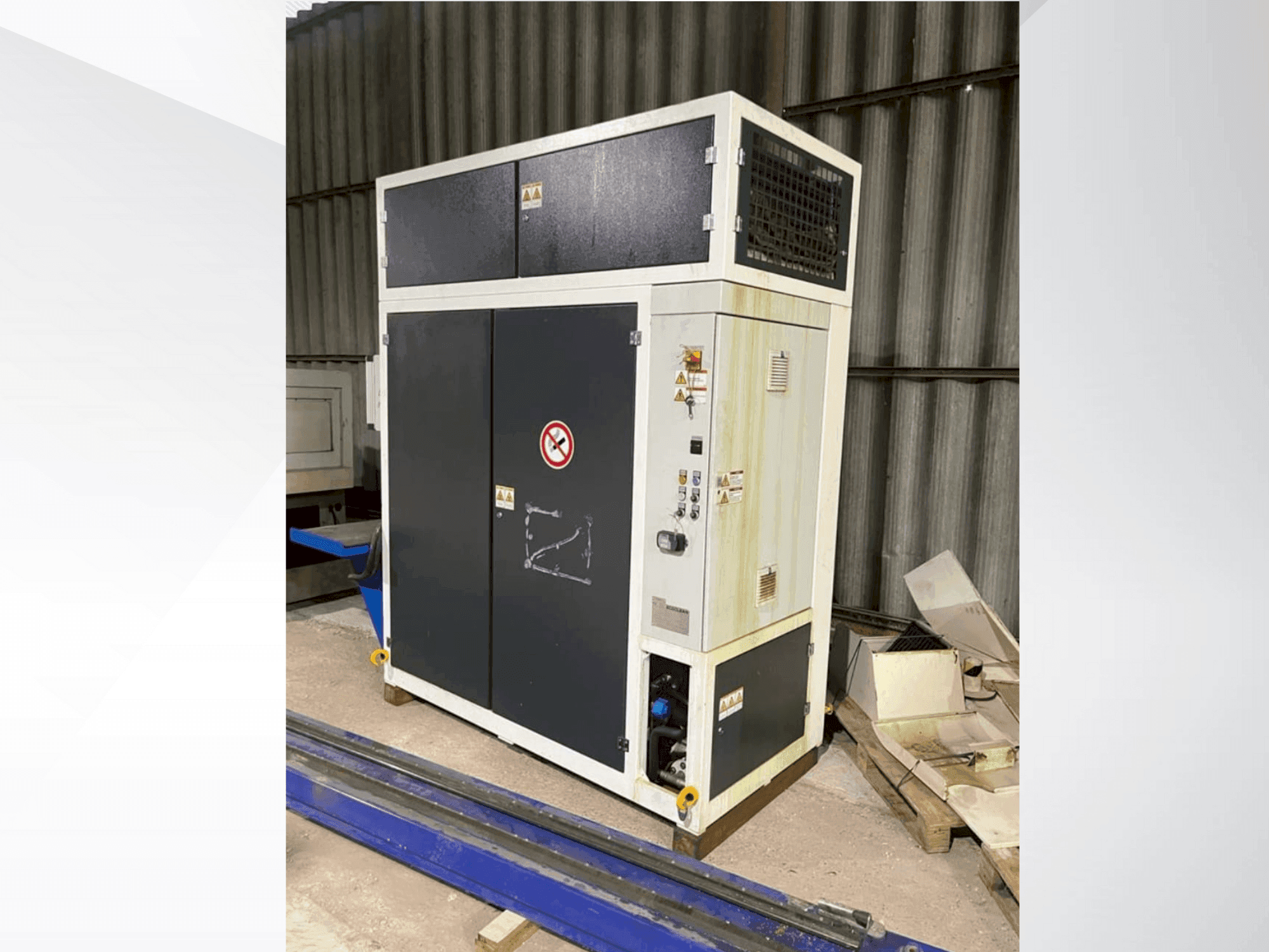 Koneen  DÜRR Ecoclean Minio 85c (2019) etunäkymä