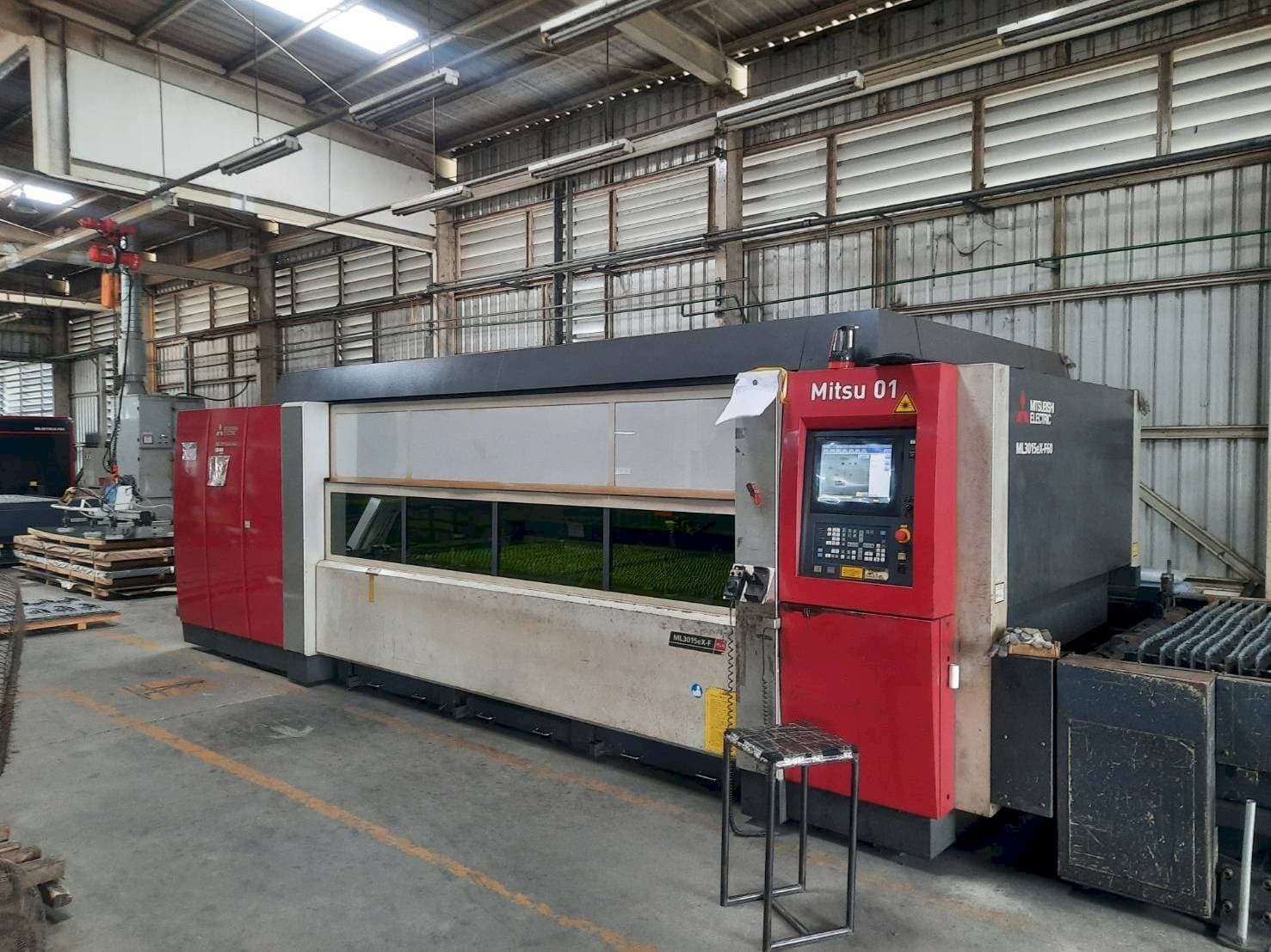 Koneen  Mitsubishi ML3015eX F60 etunäkymä