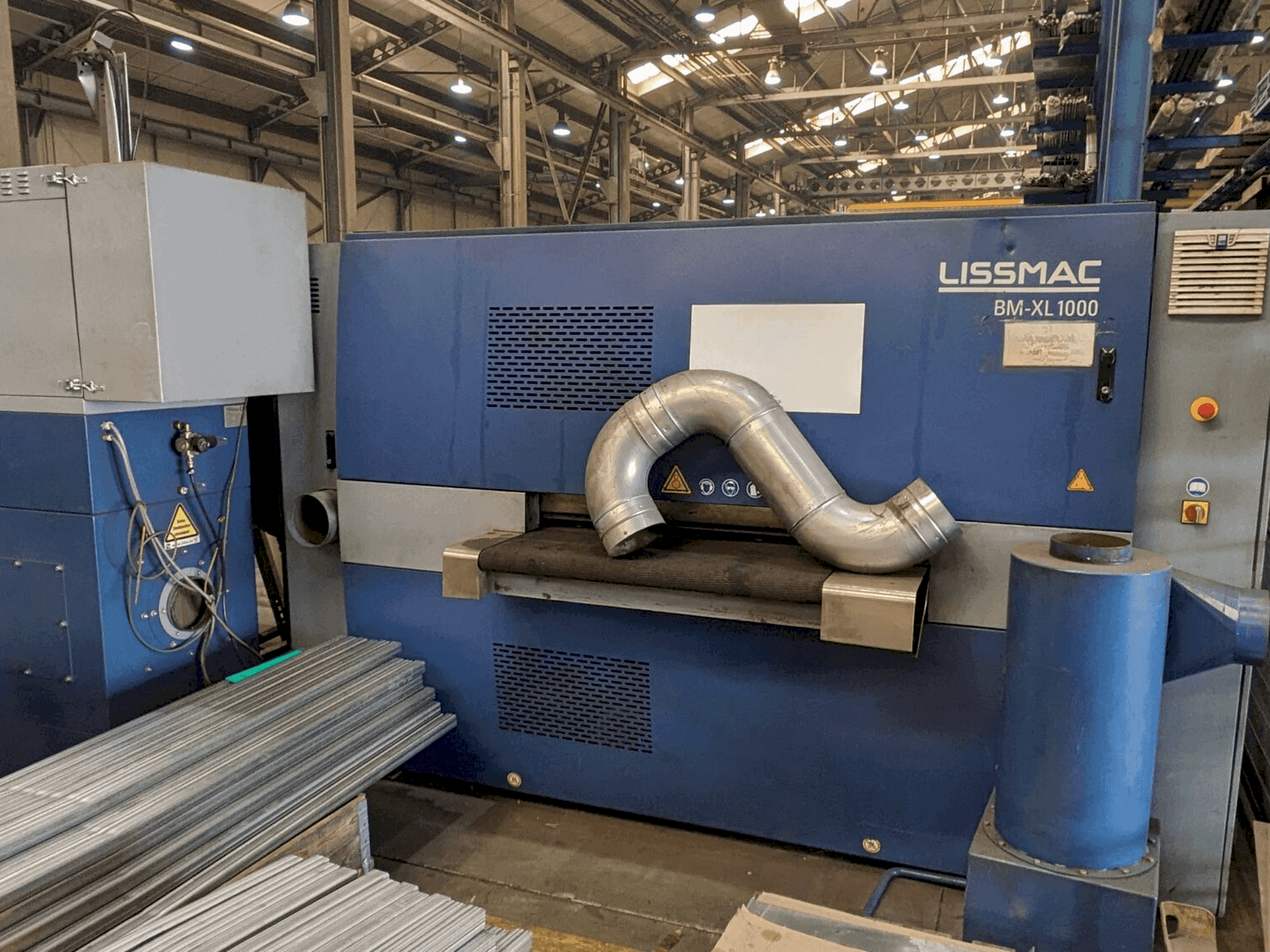 Koneen  LISSMAC SBM XL 1000 S2B2 etunäkymä