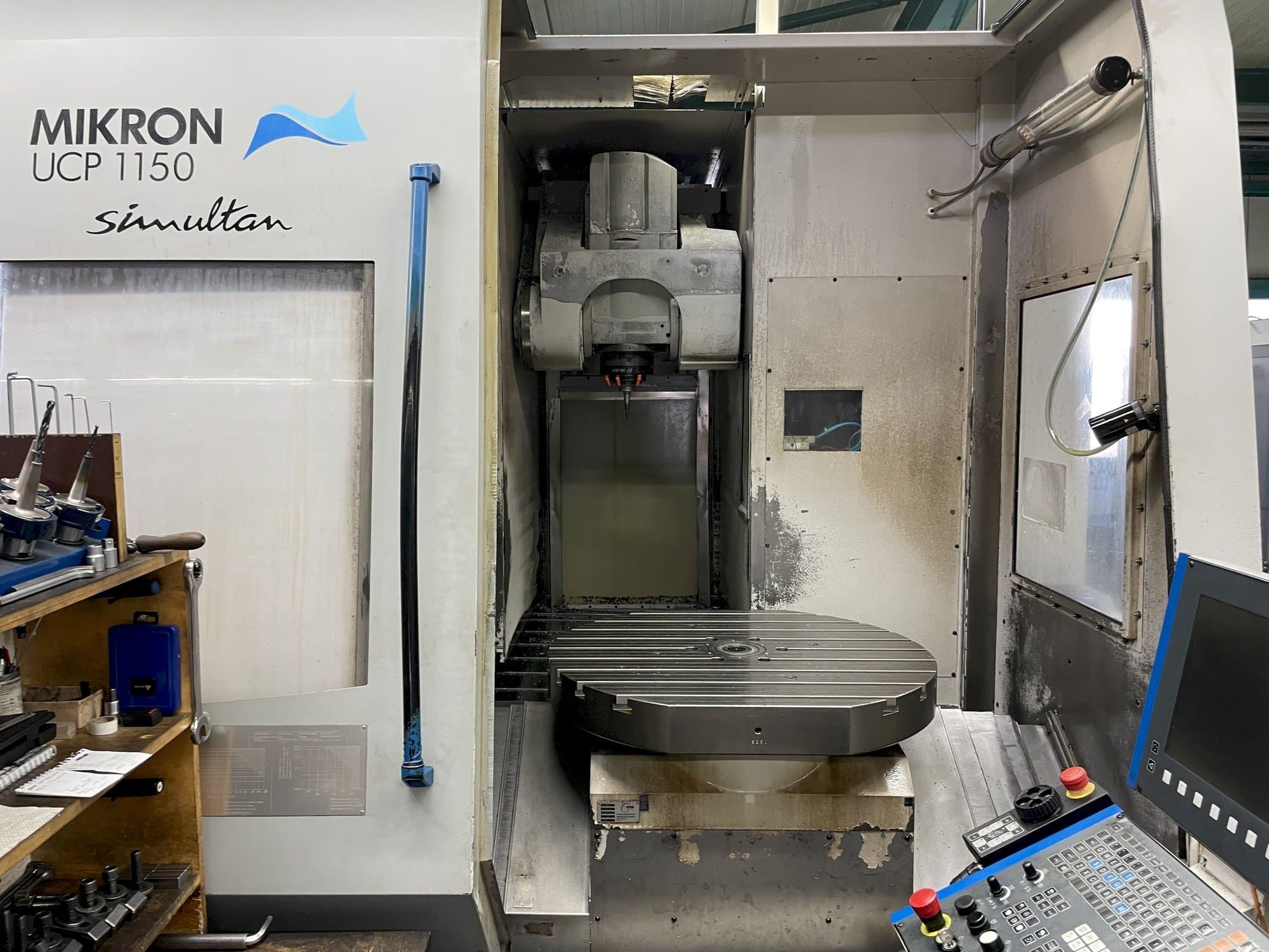 Koneen  MIKRON UCP 1150 SIMULTAN etunäkymä