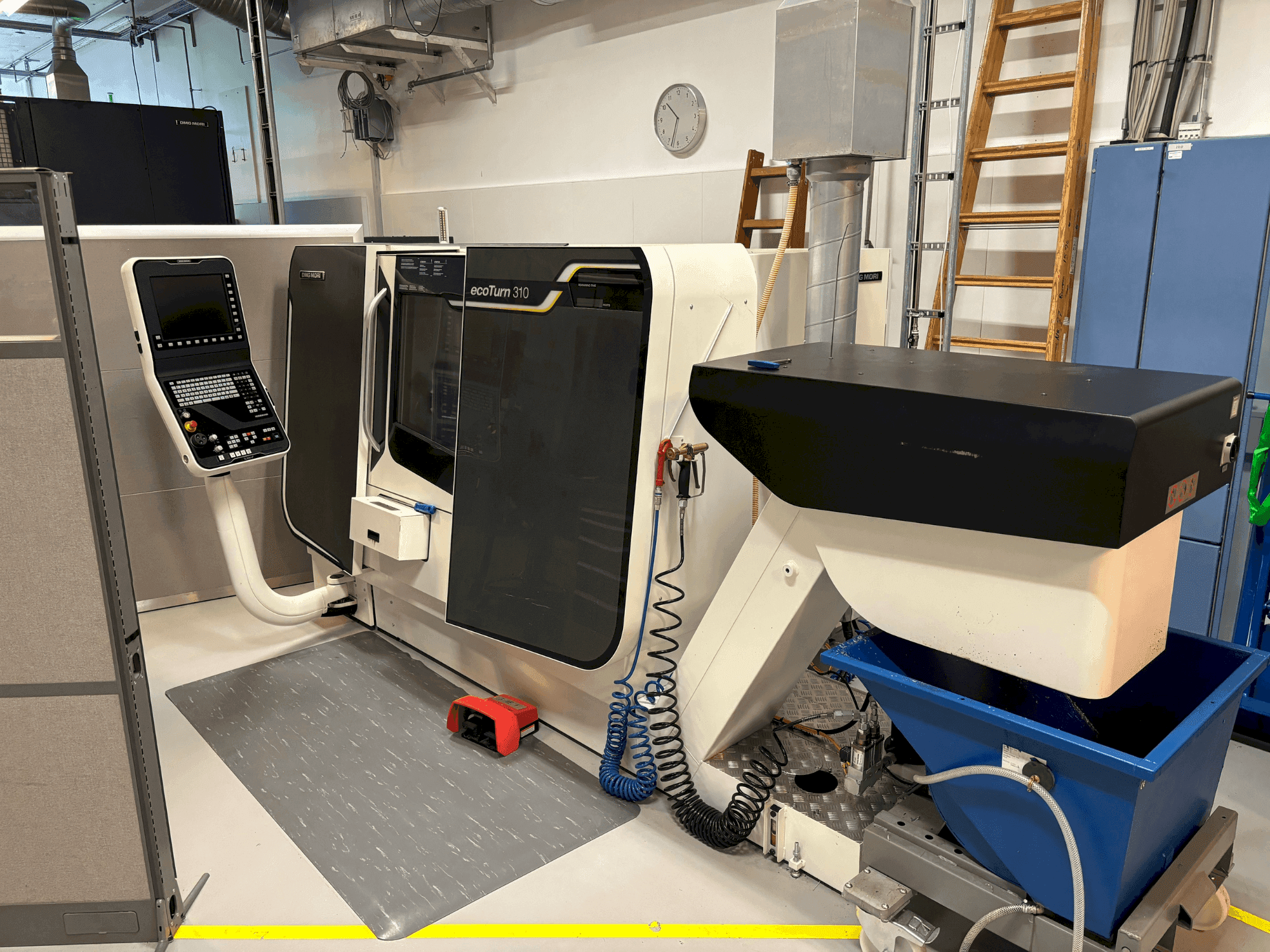 Koneen  DMG MORI ECOTURN 310 V3 etunäkymä