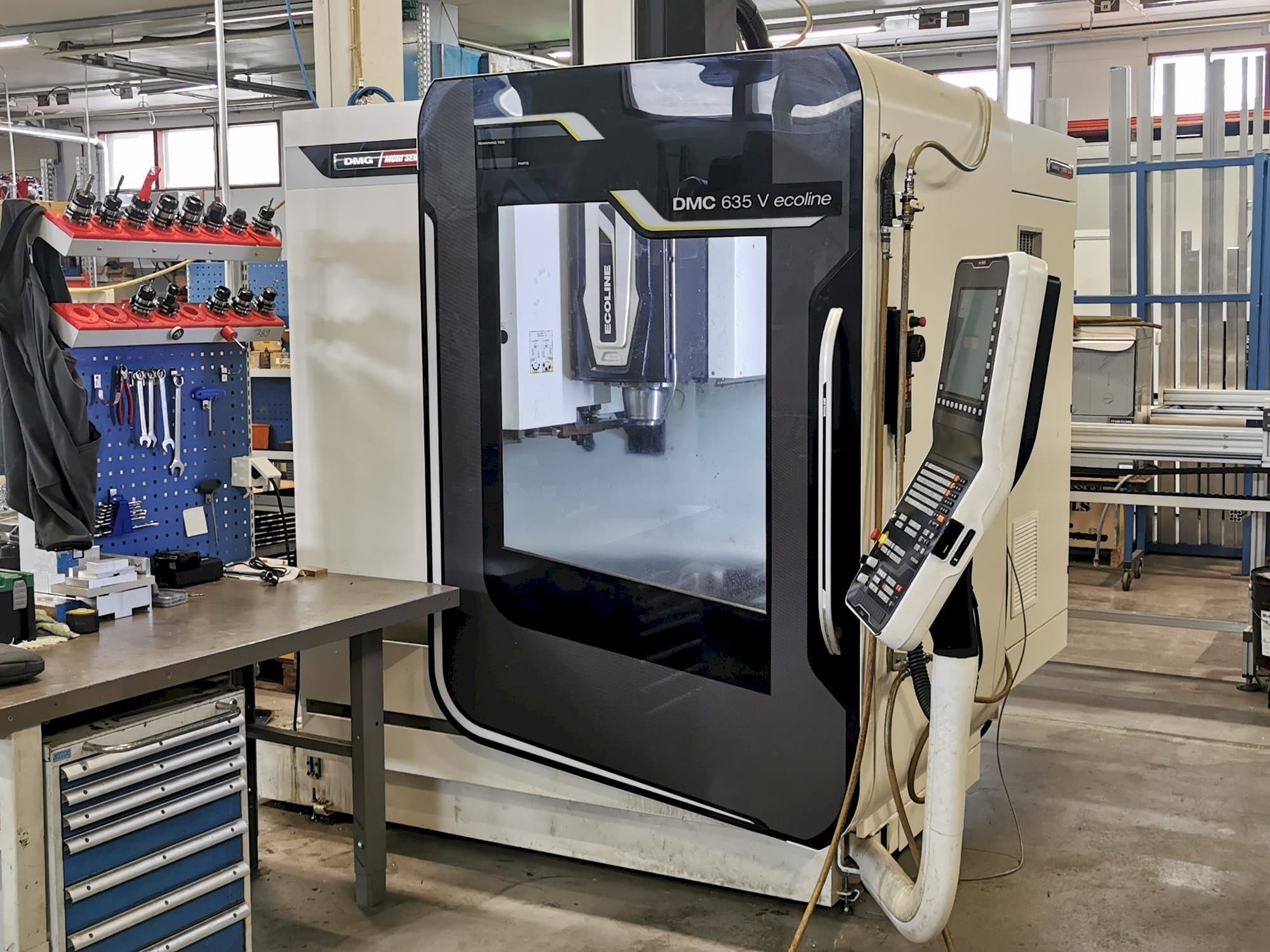 Koneen  DMG Mori Seiki DMC 635 V Ecoline etunäkymä