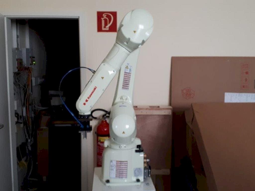 Koneen  Kawasaki RS007L etunäkymä