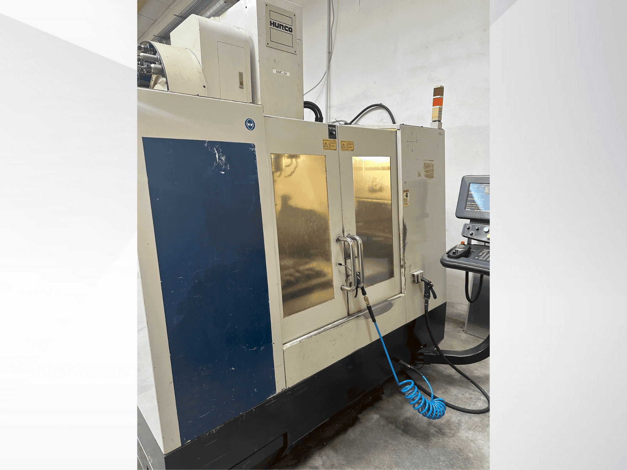 Koneen  Hurco BMC 2416 etunäkymä