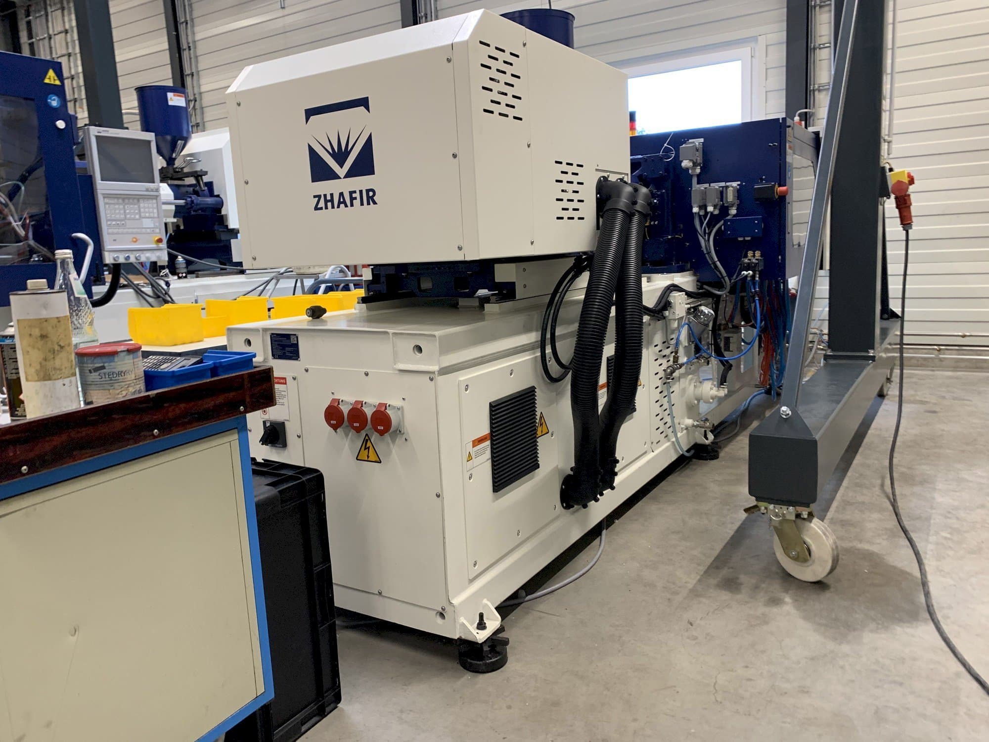 Koneen  ZHAFIR ZERES 600 Haitian vasemman sivun näkymä