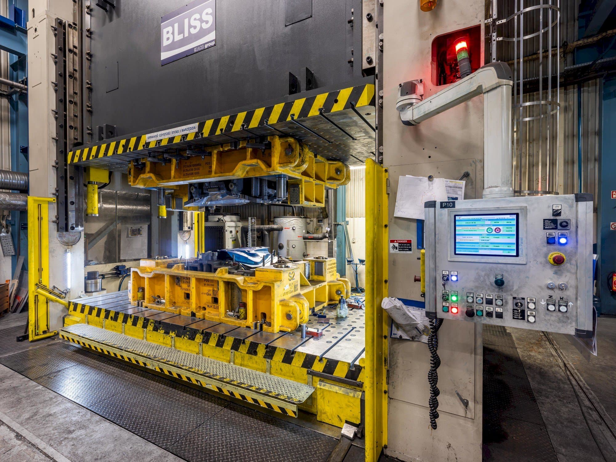 Koneen  BLISS-BRET PHD 1500 etunäkymä