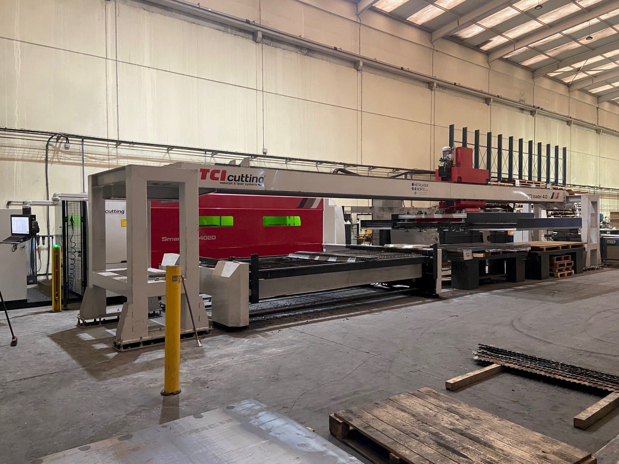 Koneen  TCI Smartline Fiber 4020 etunäkymä