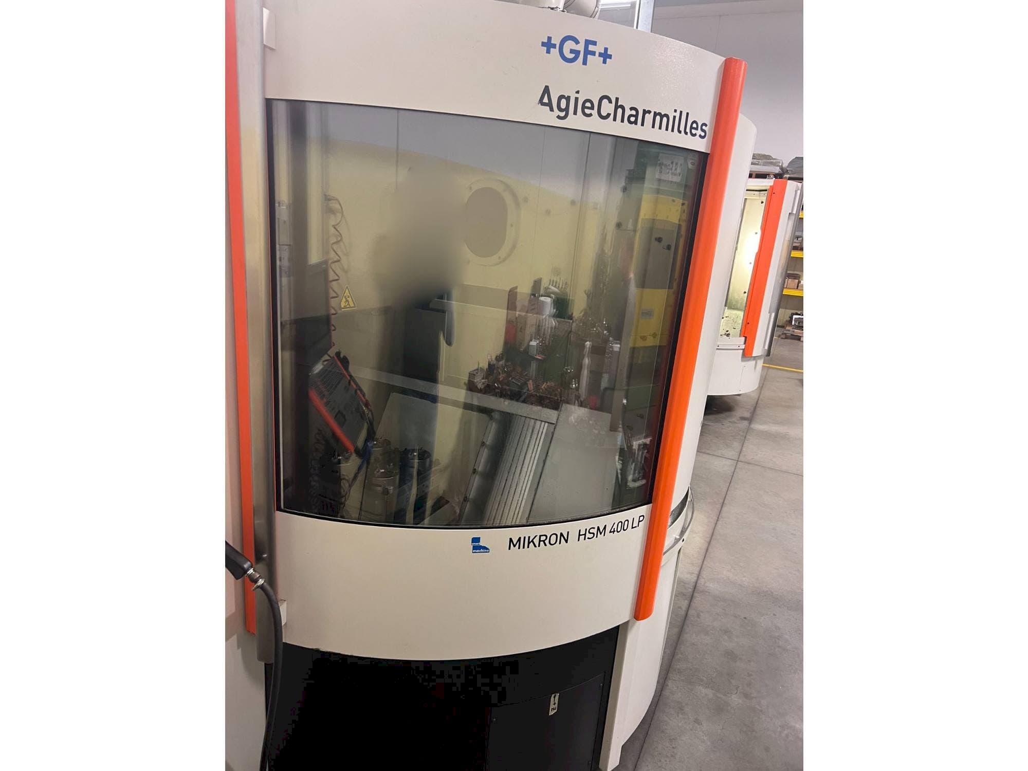 Koneen  AgieCharmilles MIKRON HSM 400 LP etunäkymä
