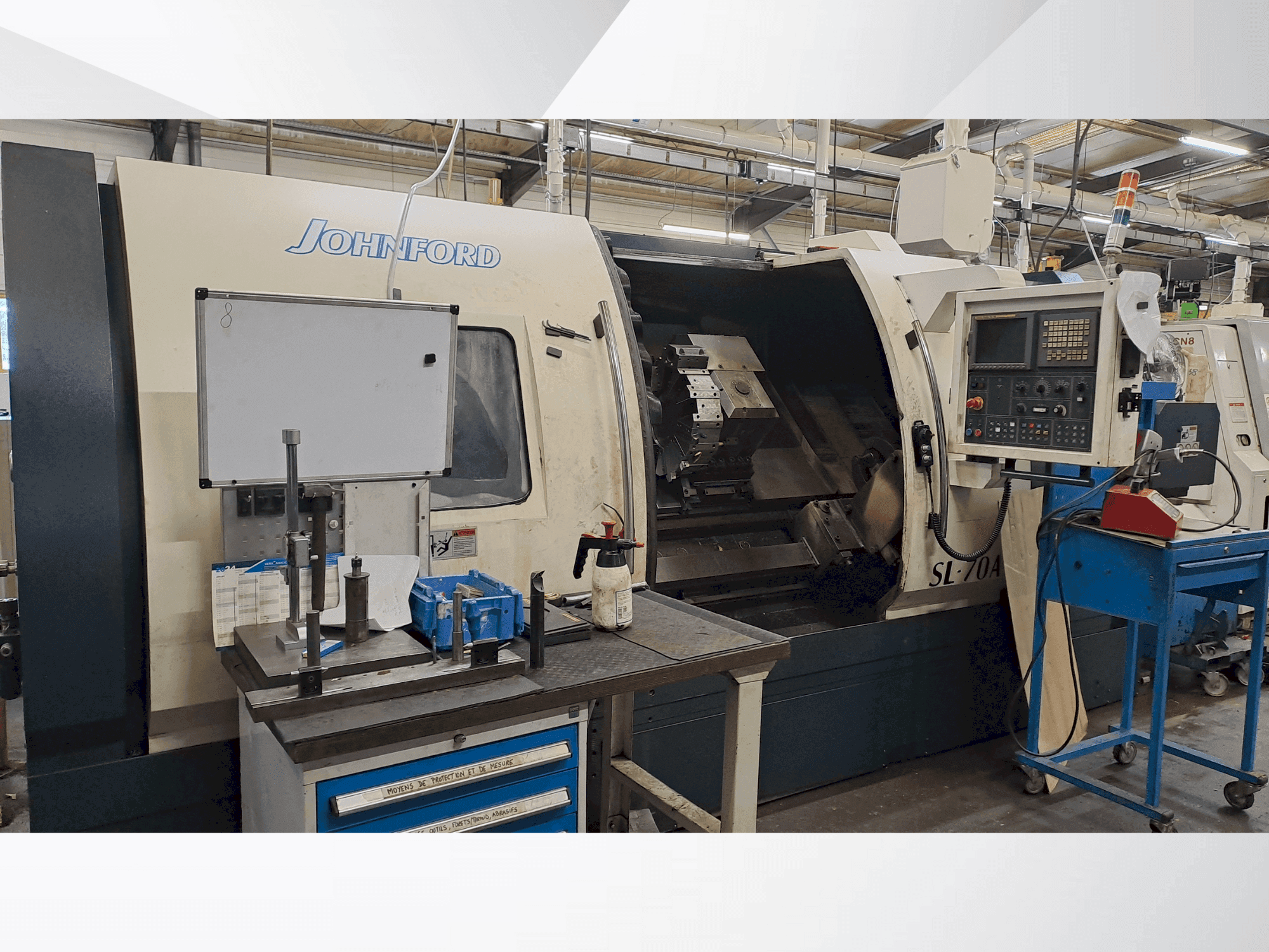 Koneen  Johnford SL-70A etunäkymä