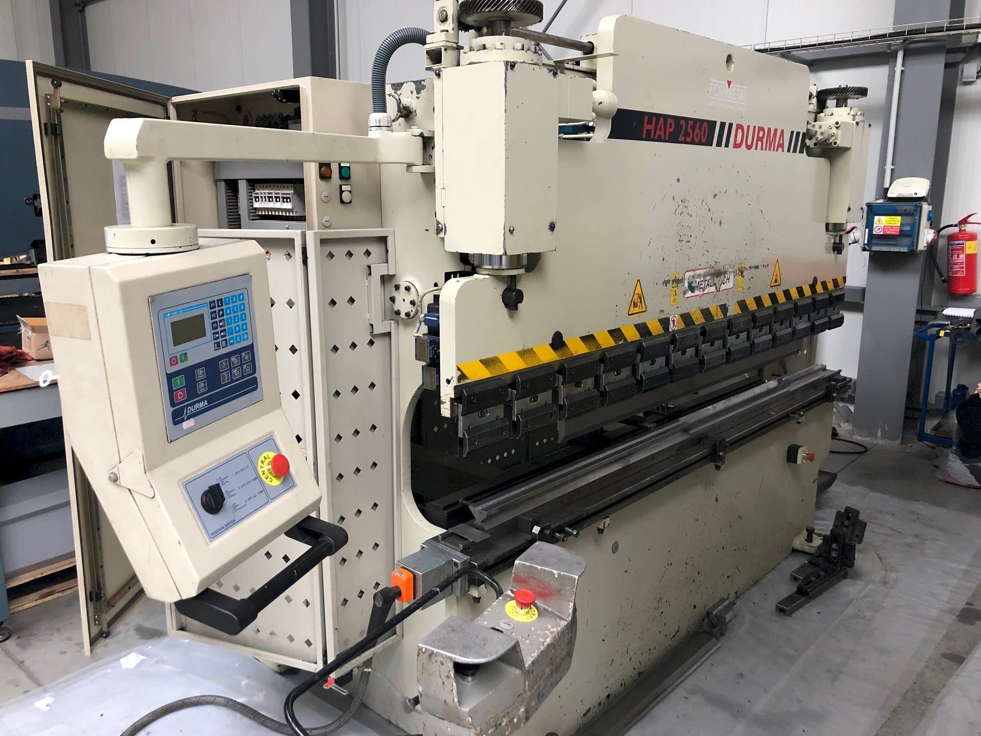 Koneen  Durma HAP 2560 etunäkymä