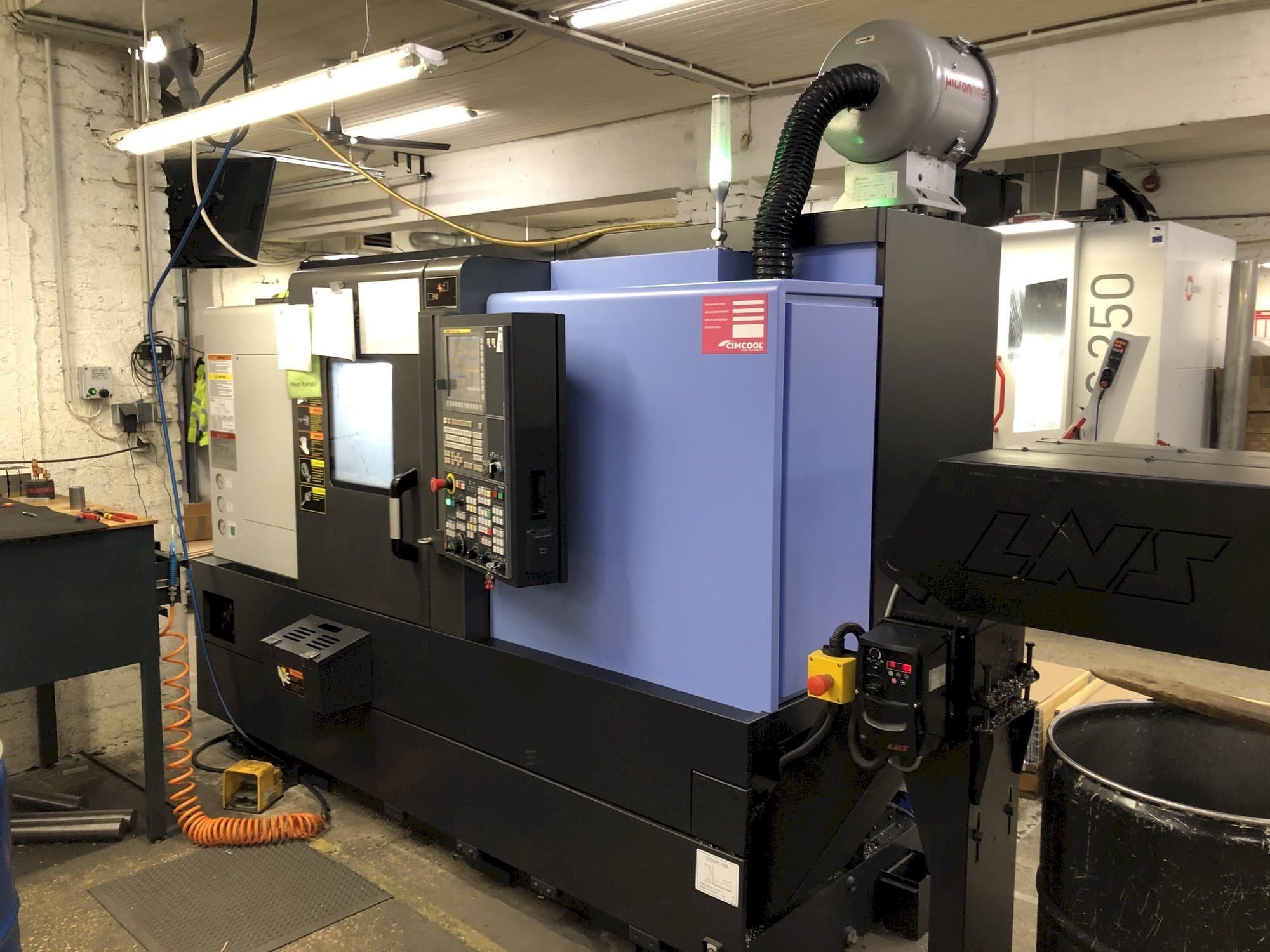 Koneen  Doosan Lynx 220 LYC etunäkymä