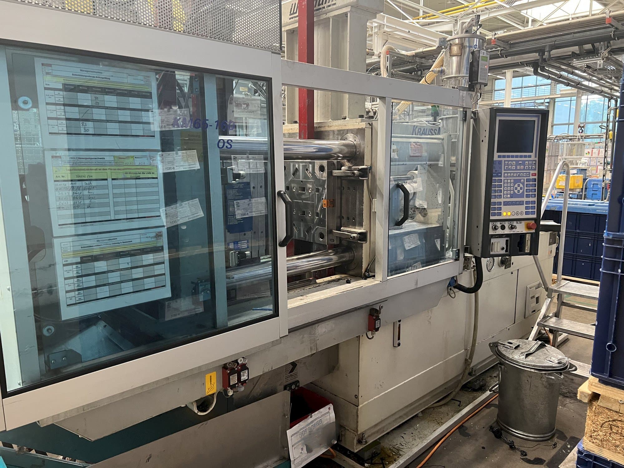 Koneen  Krauss Maffei KM 65-160 C2 etunäkymä