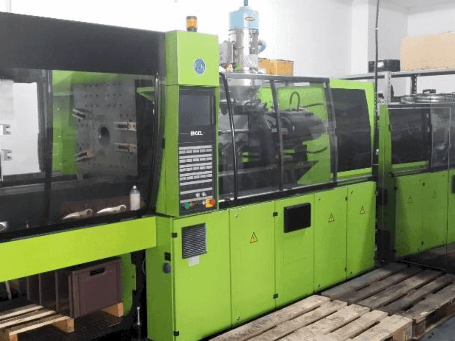 Koneen  ENGEL VC 750/150 etunäkymä