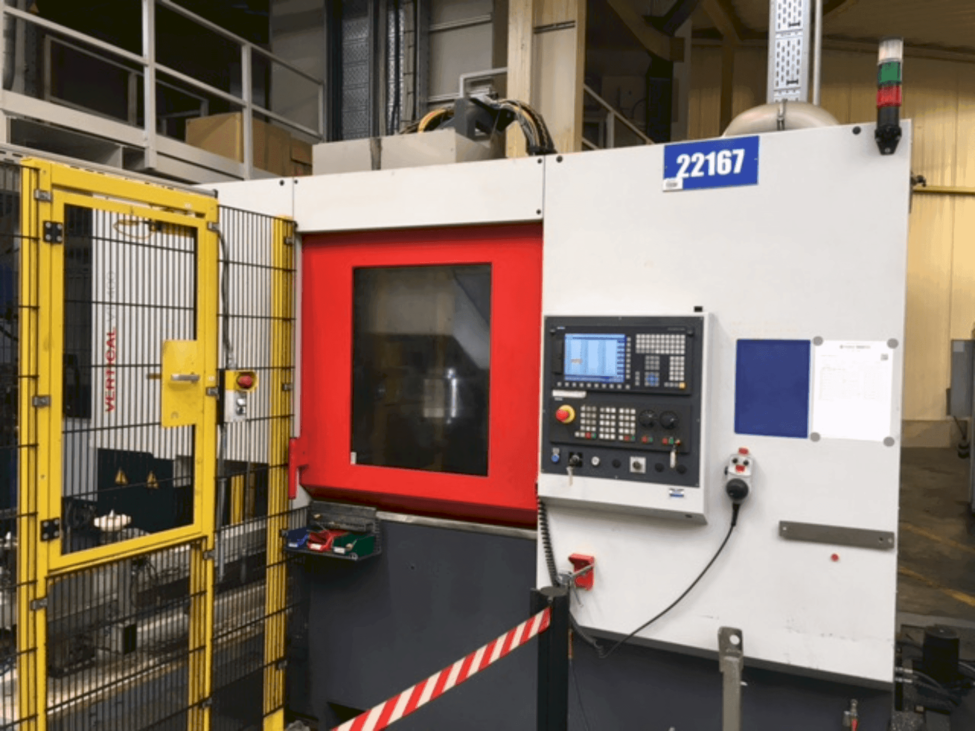 Koneen  EMCO VT 400 etunäkymä