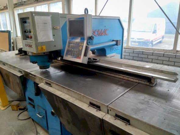 Koneen  Euromac CX 1000/30 etunäkymä