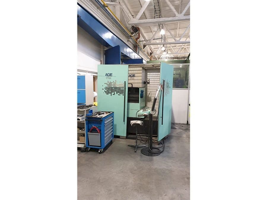 Koneen AGIE Agiecut Classic 3 etunäkymä