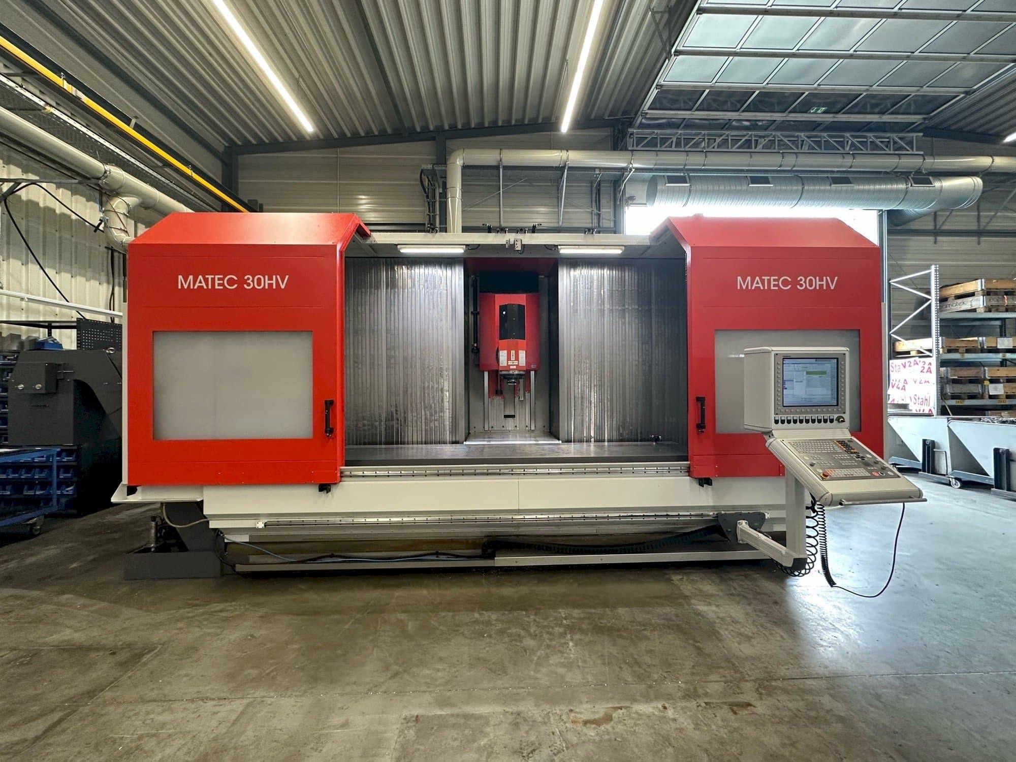 Koneen  Matec 30HV etunäkymä