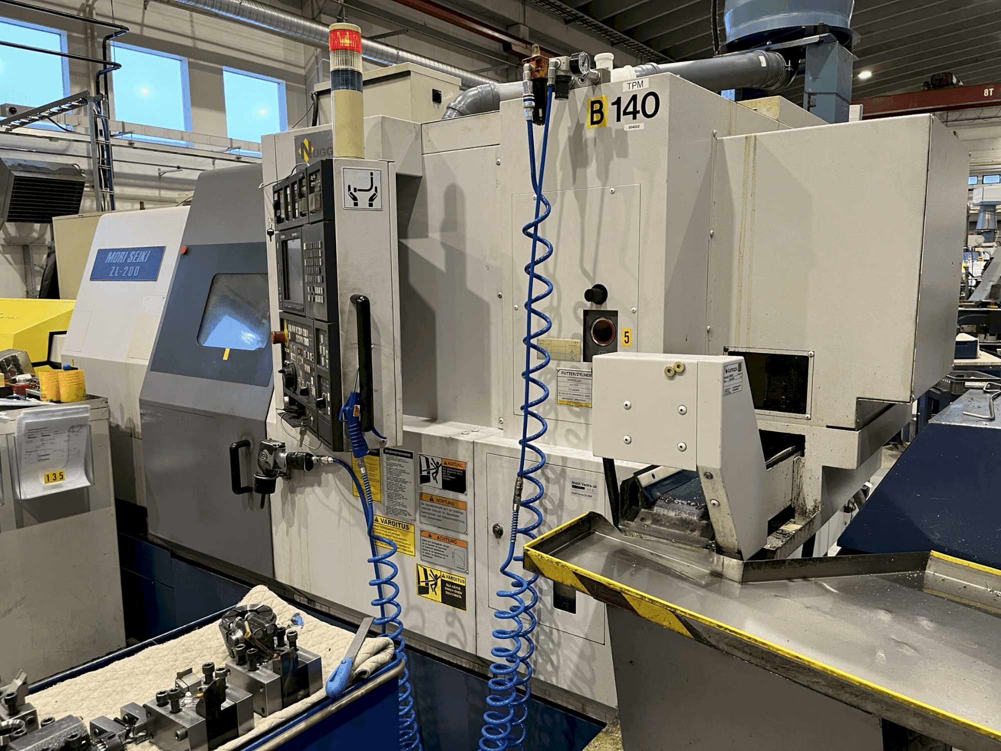 Koneen  MORI SEIKI ZL-200 SMC etunäkymä