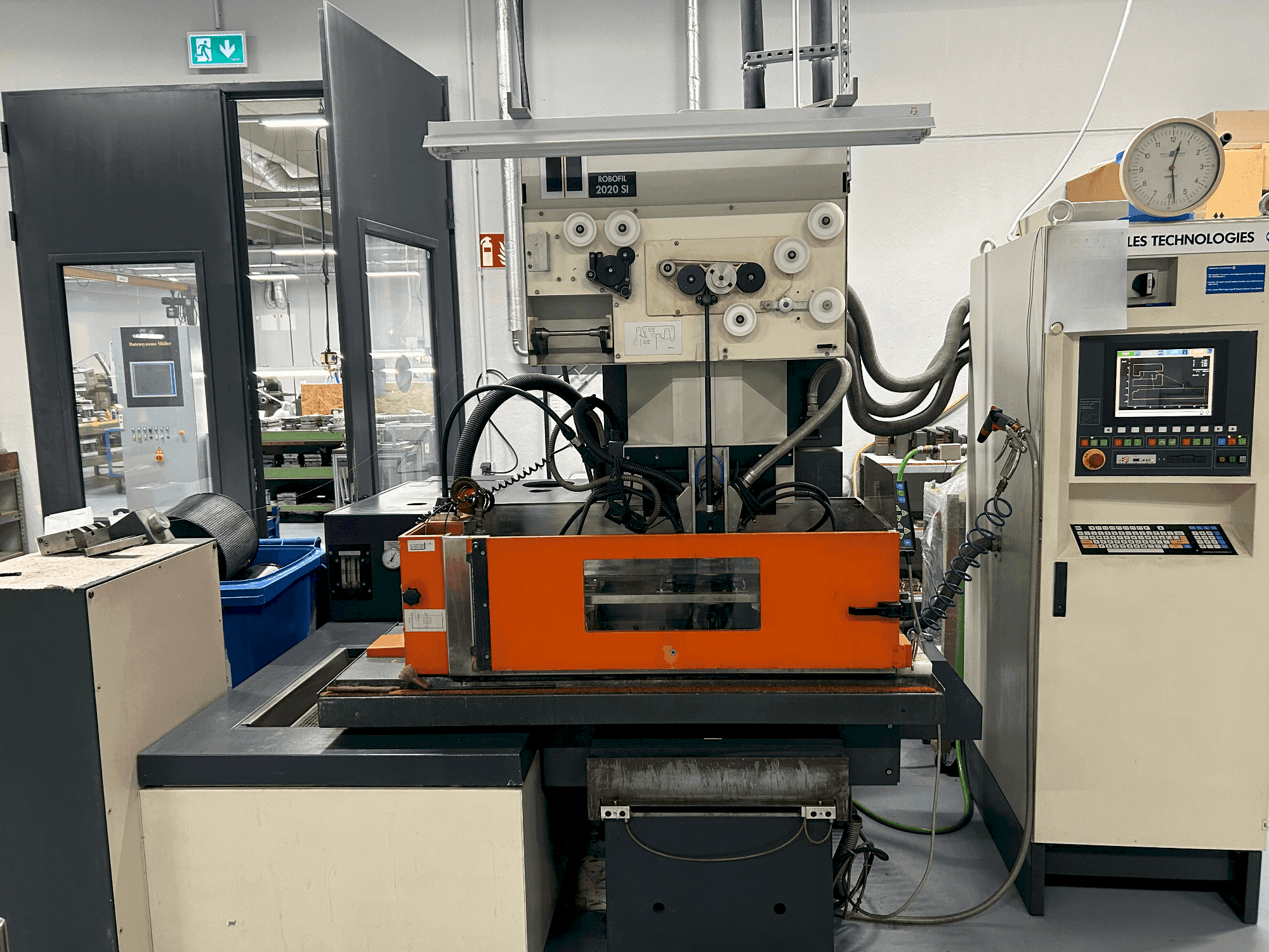 Koneen  CHARMILLES ROBOFIL 2020 SI etunäkymä