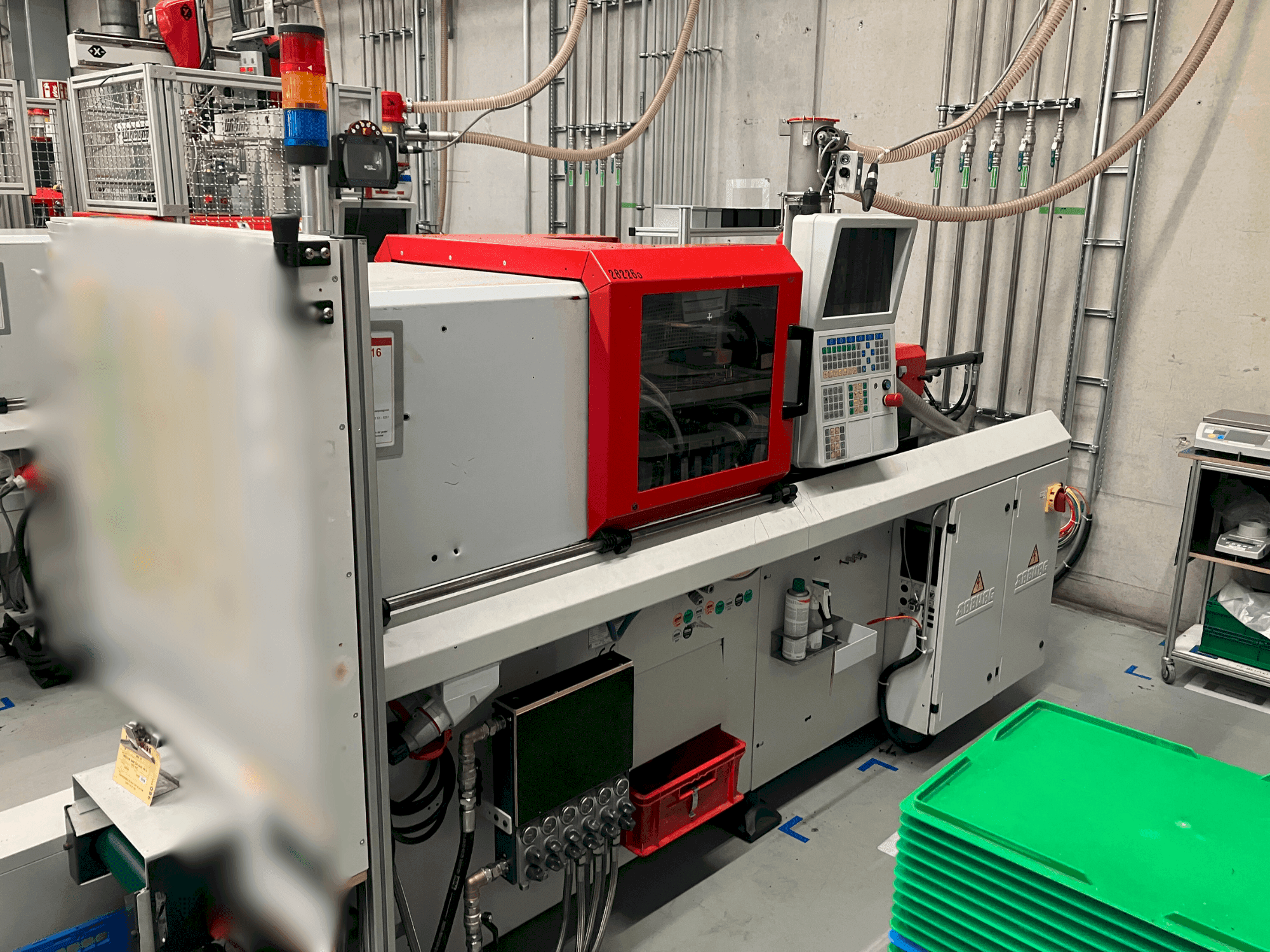 Koneen  Arburg Allrounder 270 S 250-60 etunäkymä