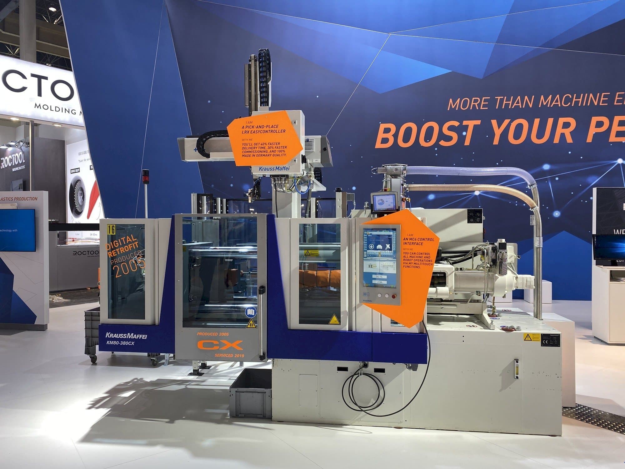 Koneen  Krauss Maffei 80-380 CX + LRX easyControl 100 etunäkymä