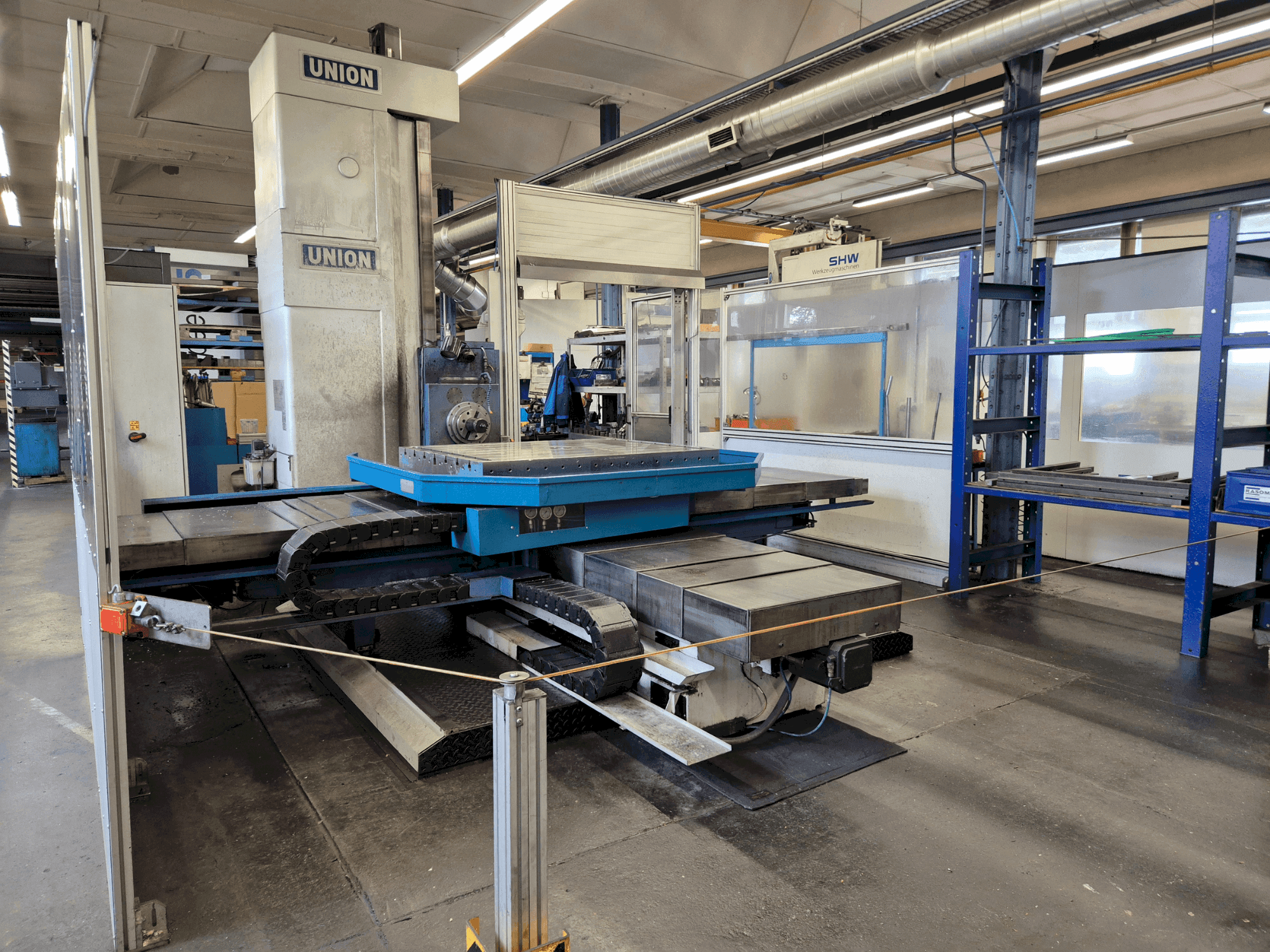 Koneen UNION T105 etunäkymä