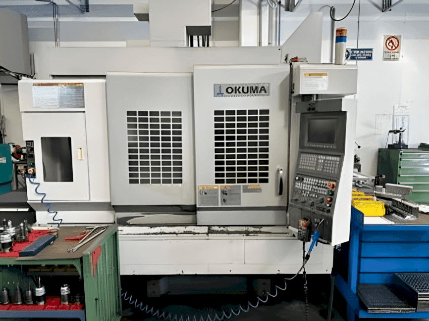 Koneen  Okuma MB 56-VA etunäkymä