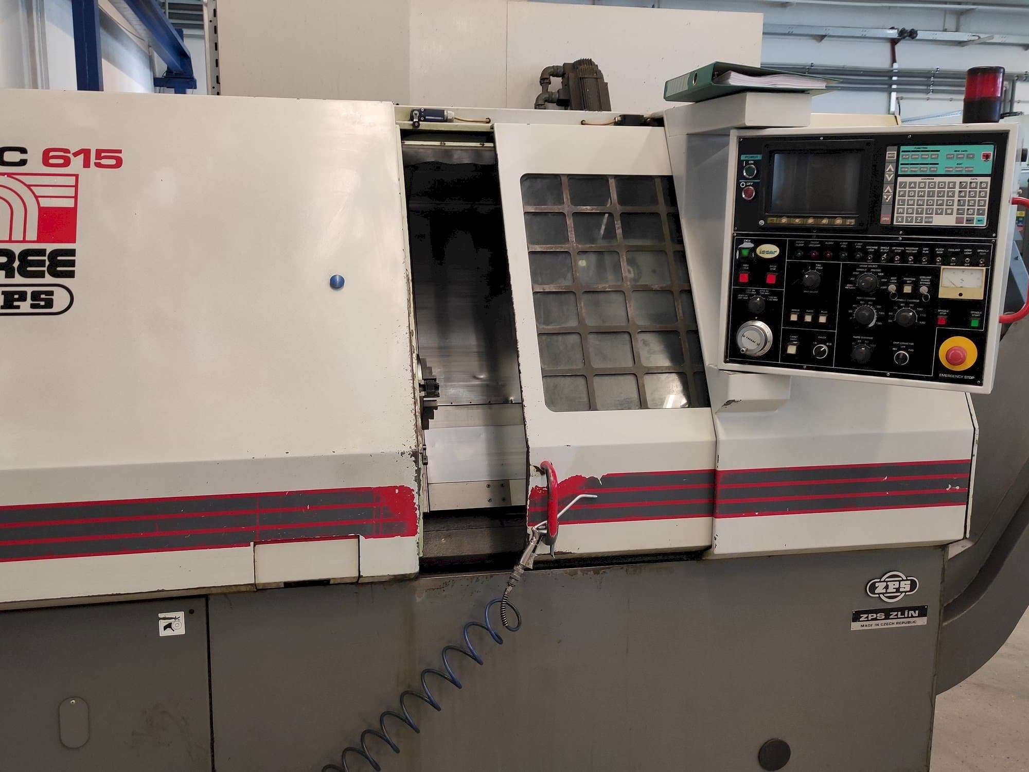 Koneen  ZPS S-50 (TC-615) etunäkymä