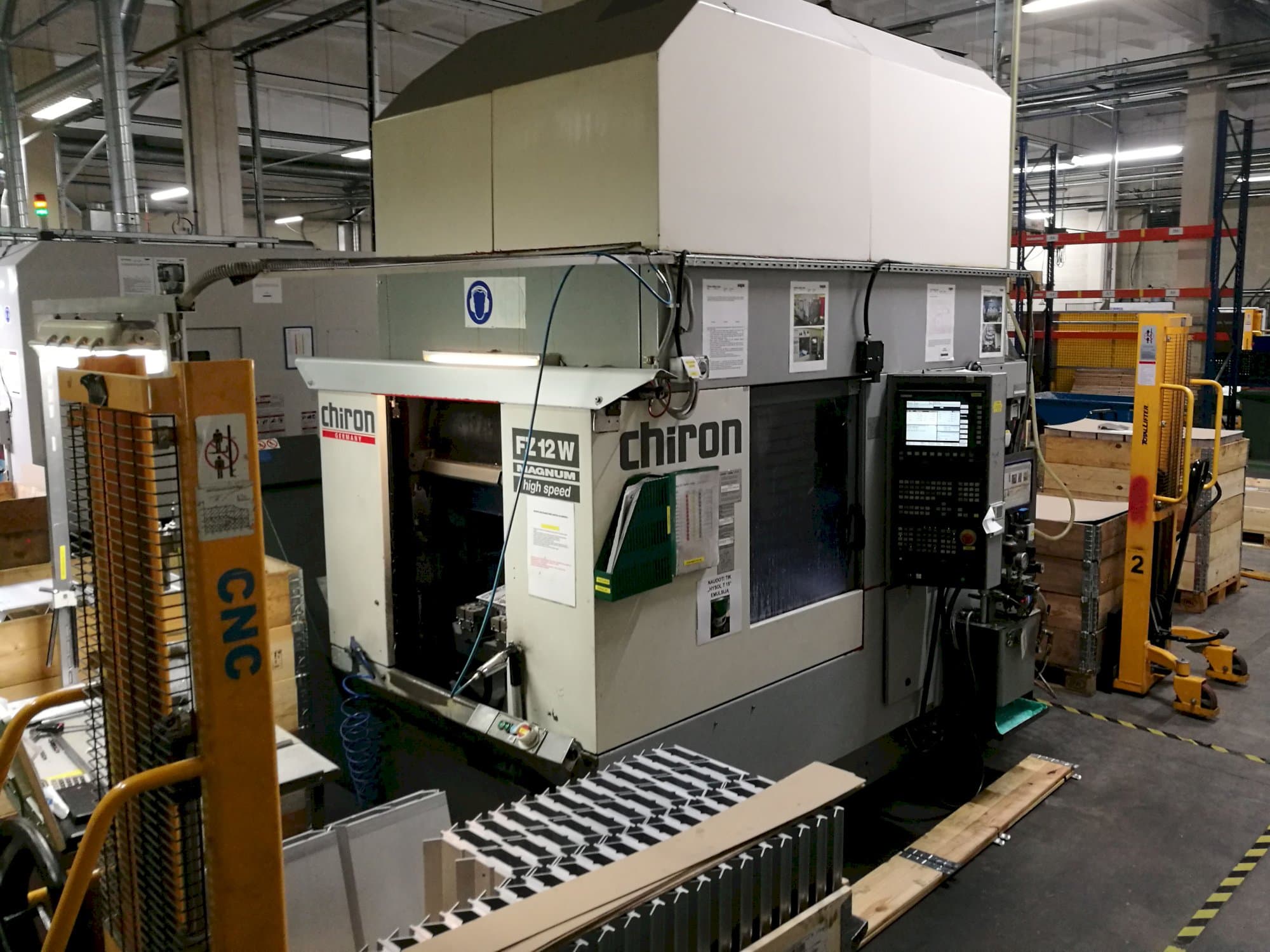 Koneen  Chiron vasen näkymä FZ 12 W