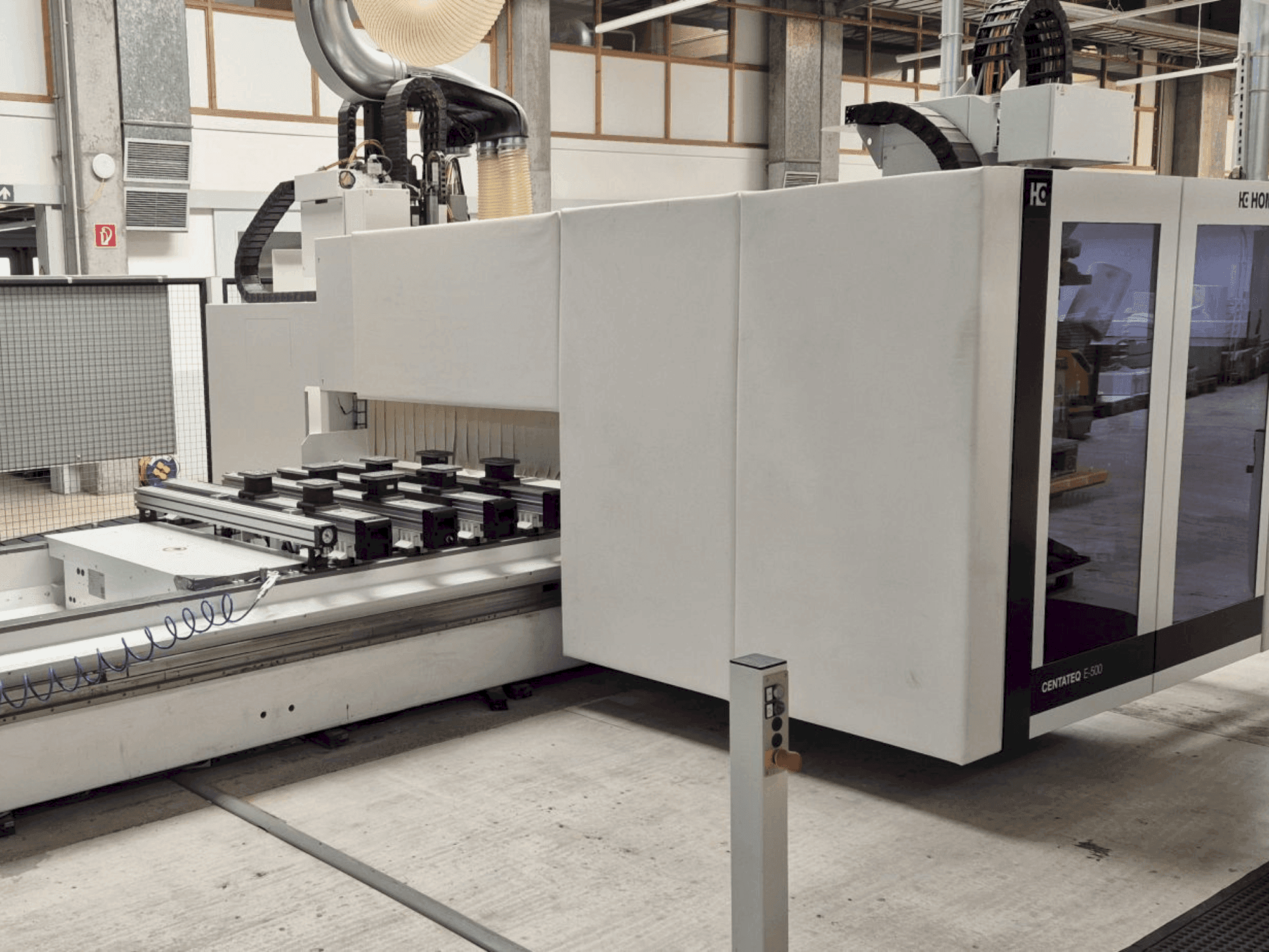 Koneen  HOMAG CENTATEQ E-500 etunäkymä