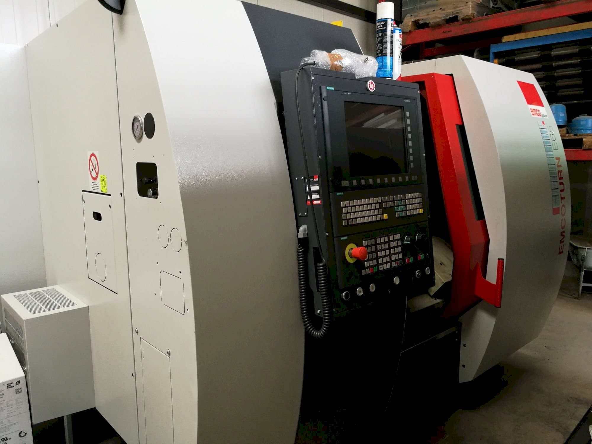 Koneen  EMCO Emcoturn E65 etunäkymä