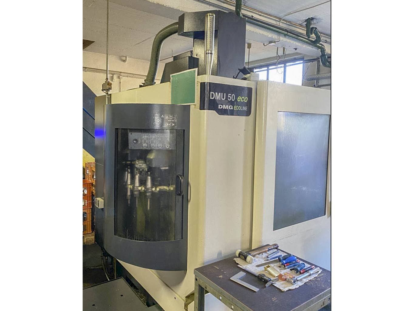 Koneen  DMG MORI DMU 50 eco etunäkymä