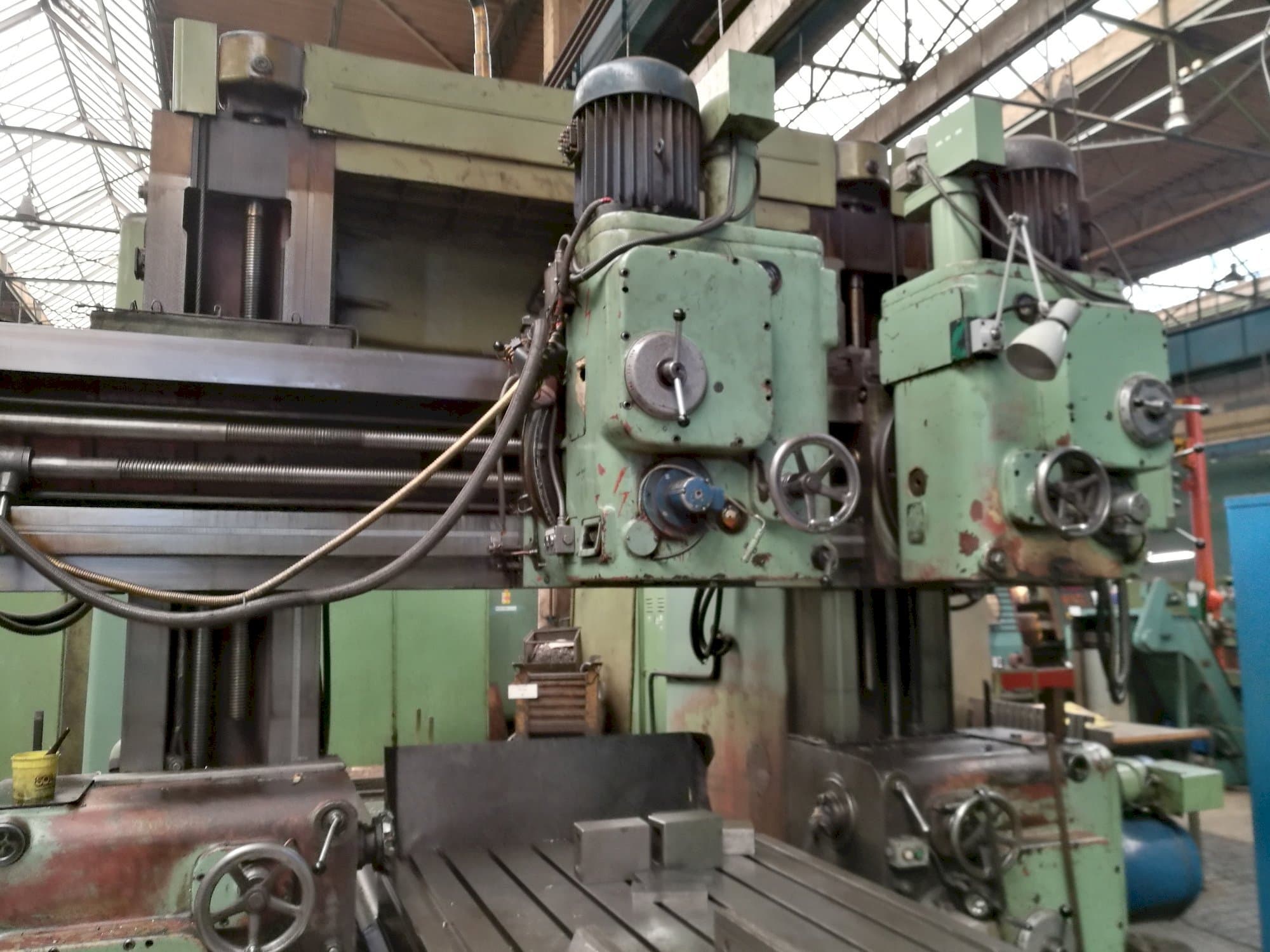 Koneen  ZPS FP 16 vasemman sivun näkymä