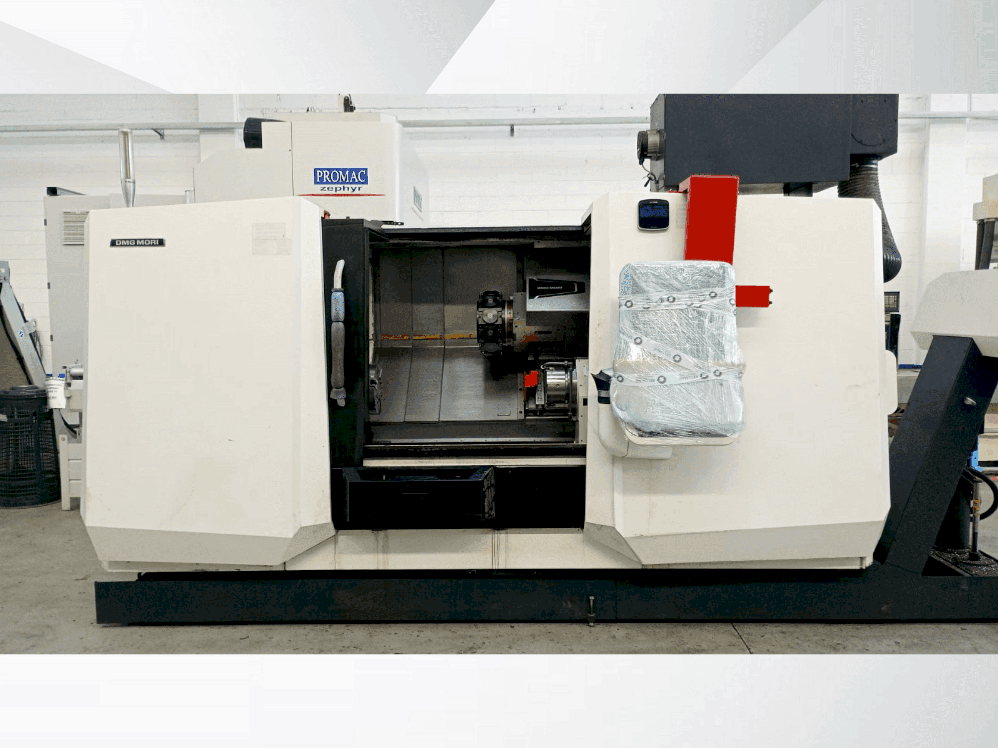 Koneen  DMG MORI CLX 550 etunäkymä