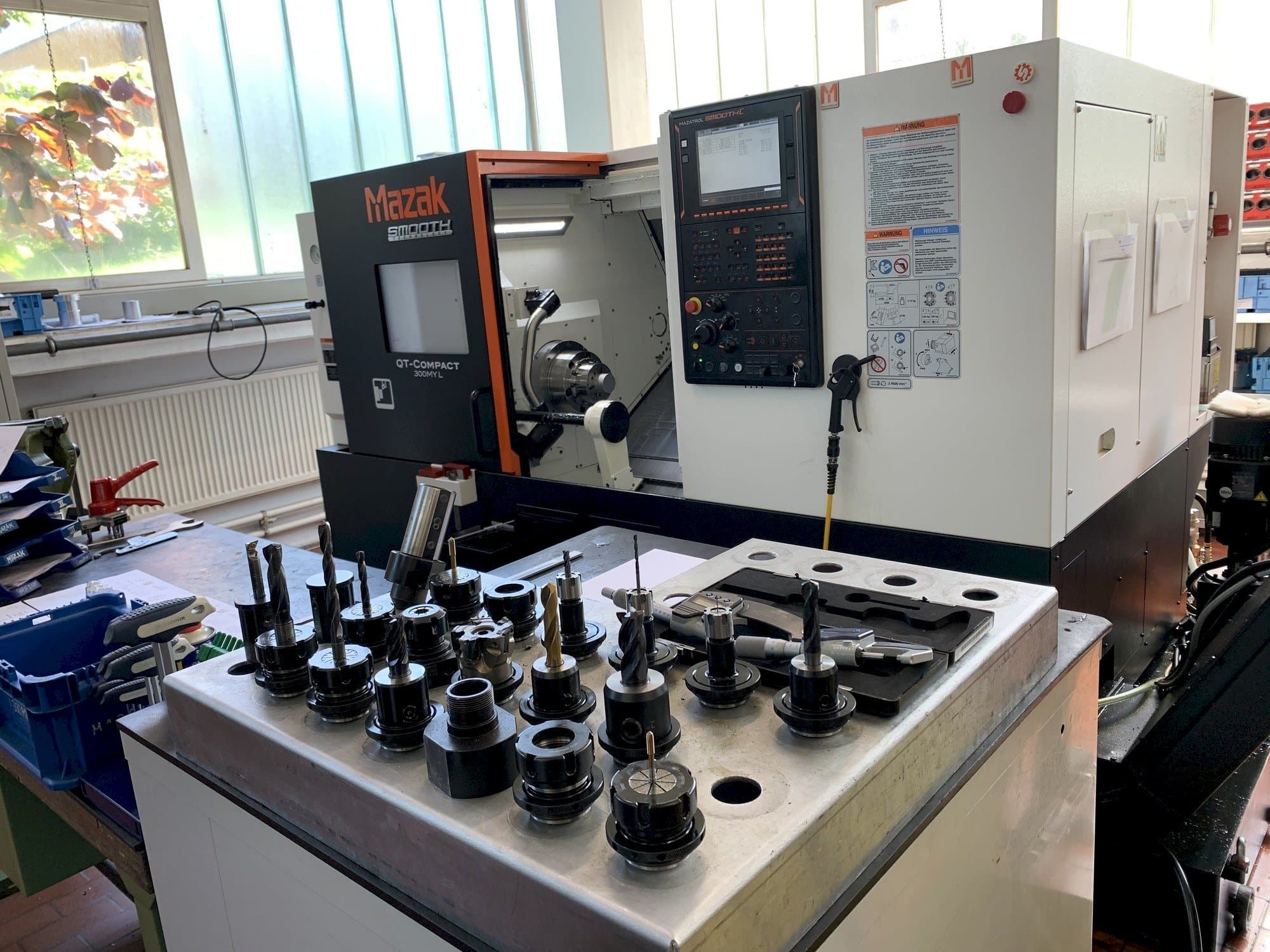 Koneen  Mazak QTC 300MY L500 etunäkymä