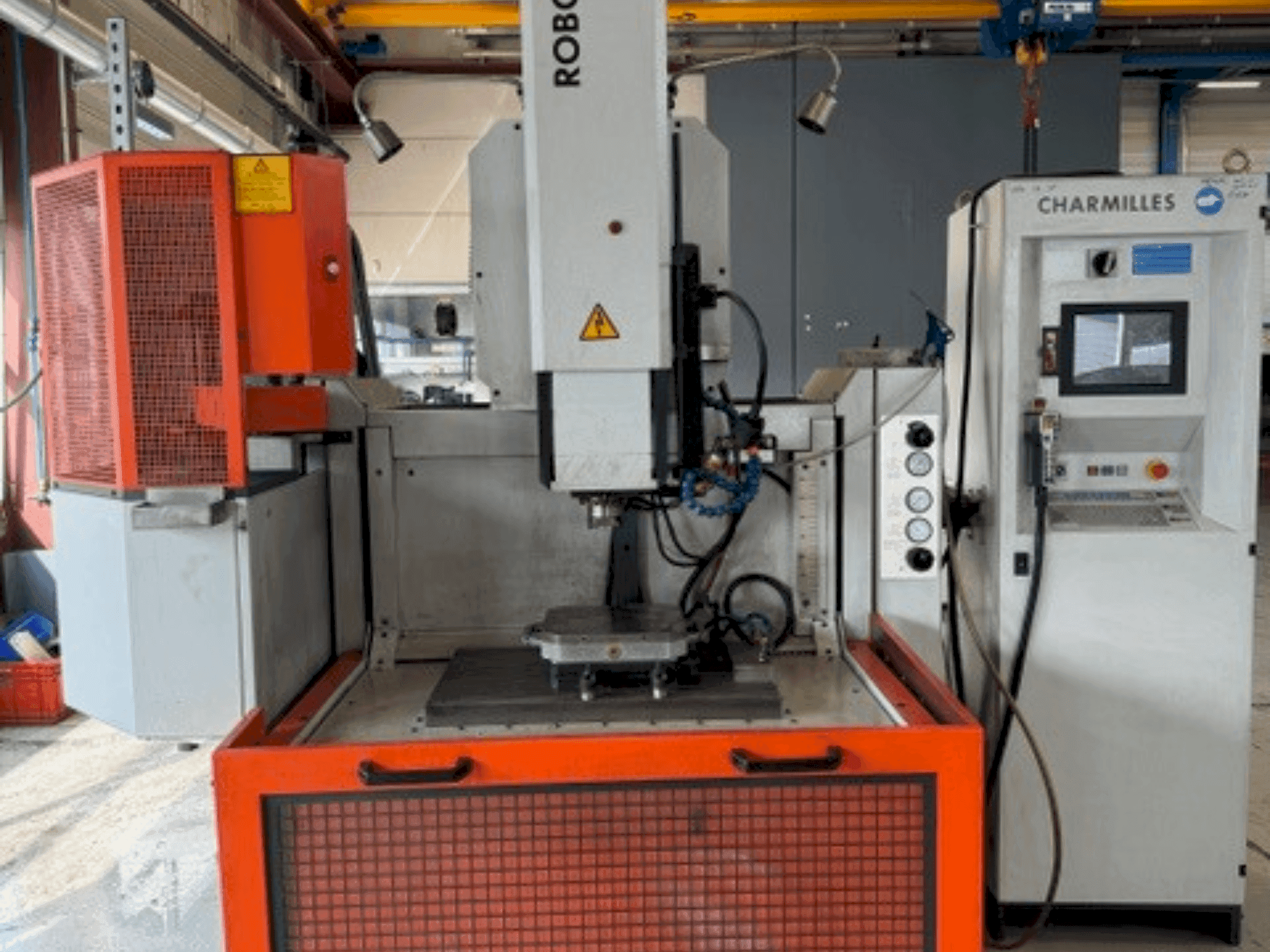 Koneen  CHARMILLES ROBOFORM 55P etunäkymä