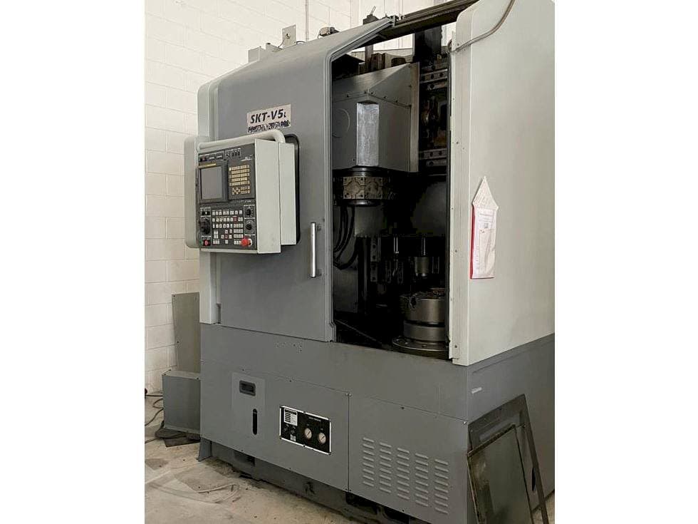 Koneen Hyundai SKT V5L oikea näkymä