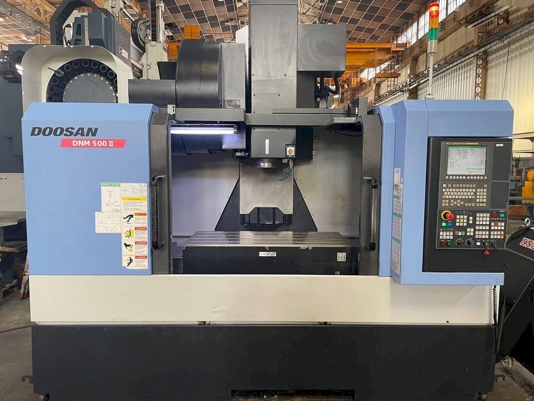 Koneen  Doosan MYNX DNM 500 II etunäkymä