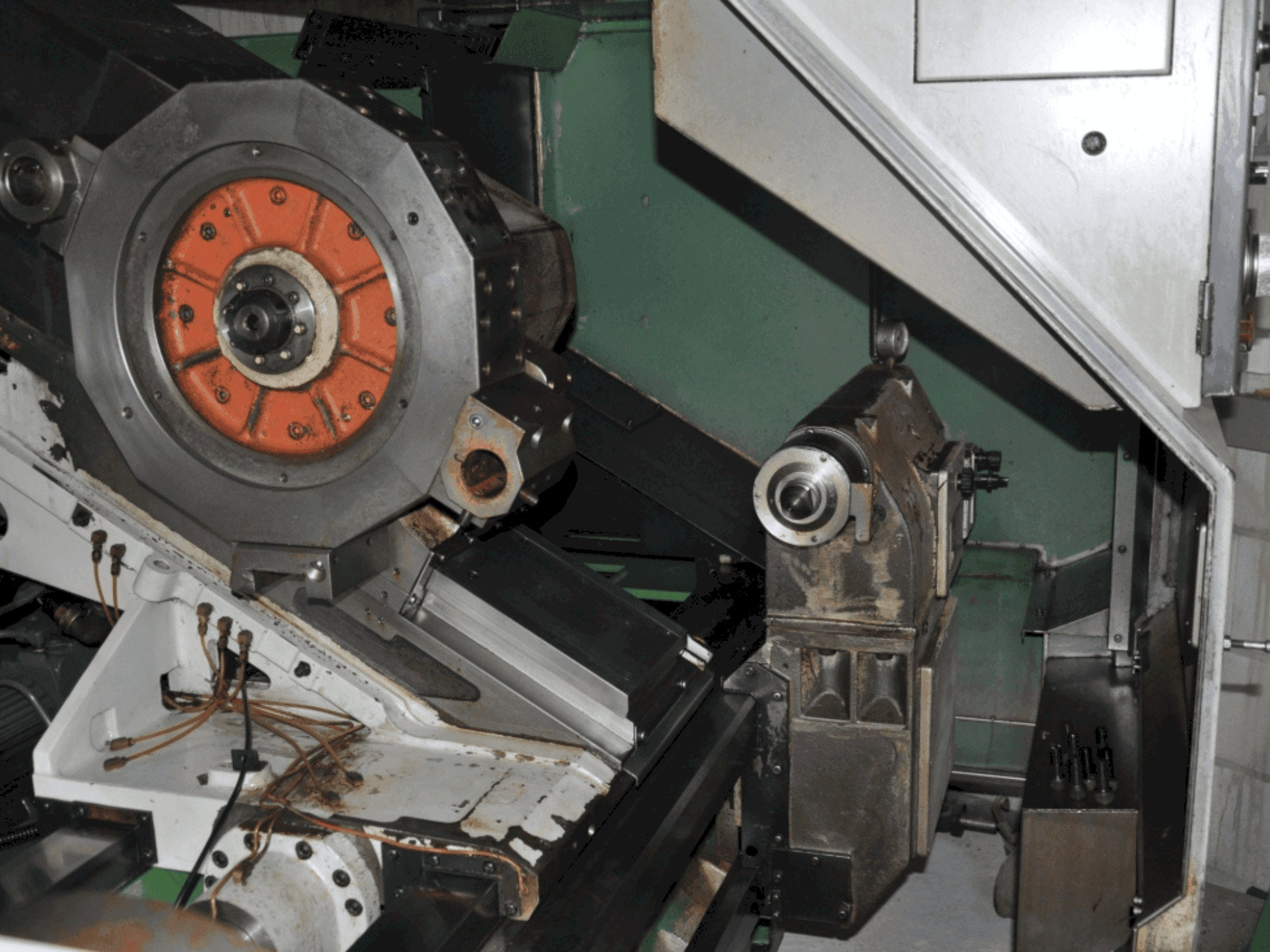 Koneen  Mazak QT 35 N x 1000 etunäkymä