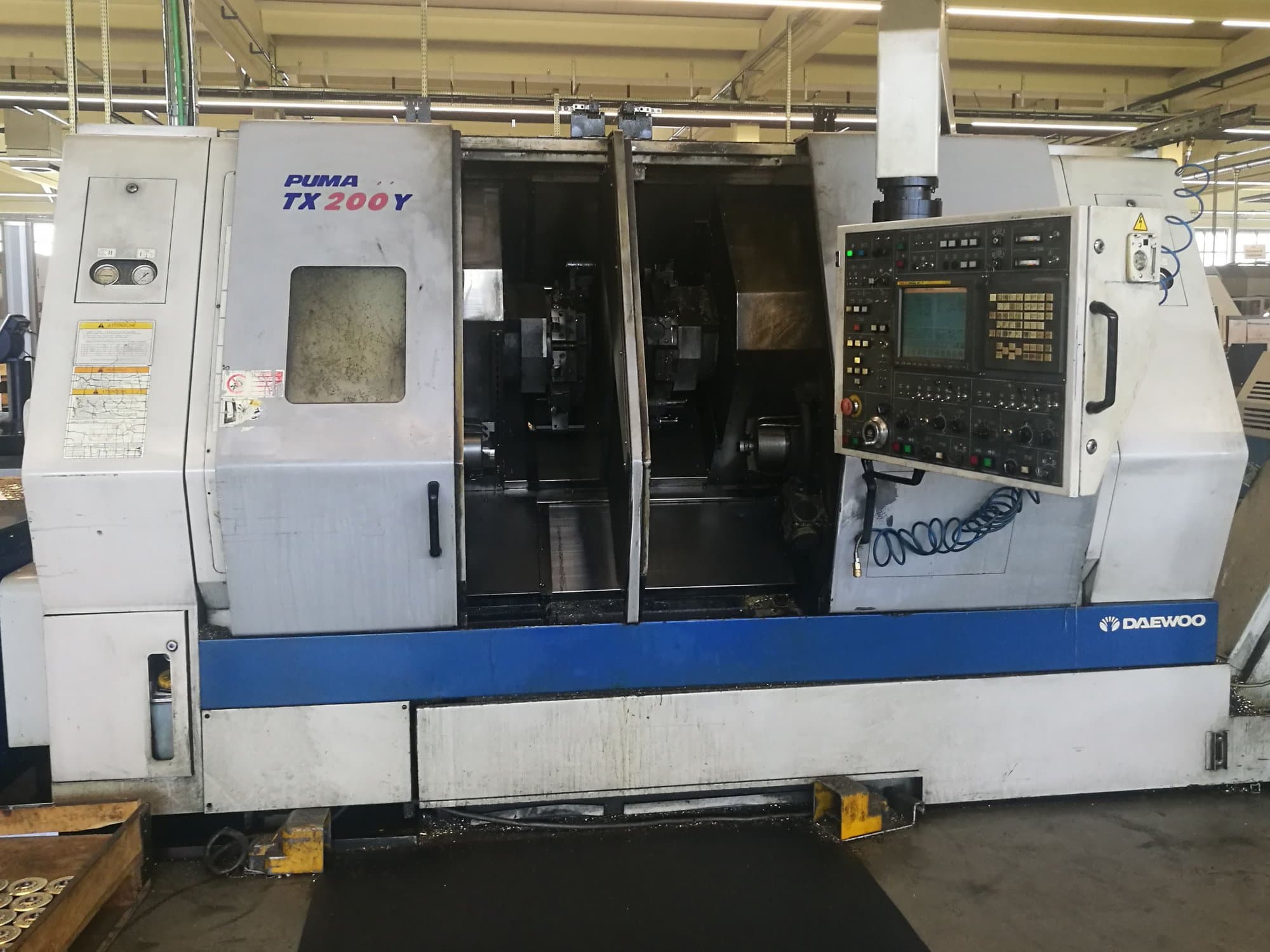 Koneen  DAEWOO etunäkymä PUMA TX20Y