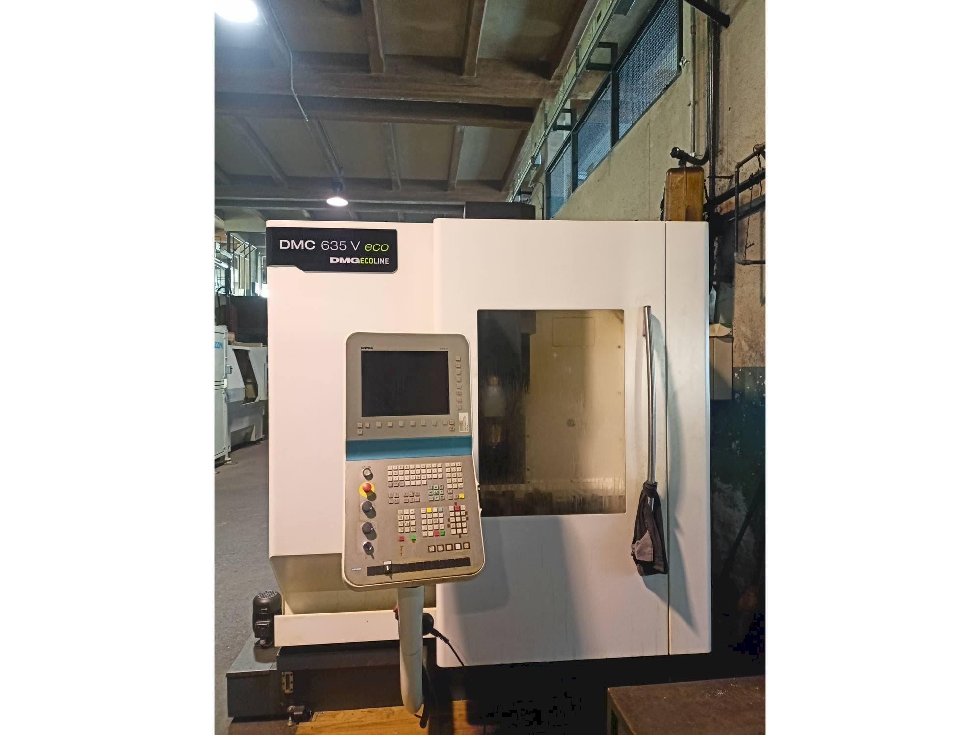 Koneen  DMG DMC 635V Ecoline etunäkymä