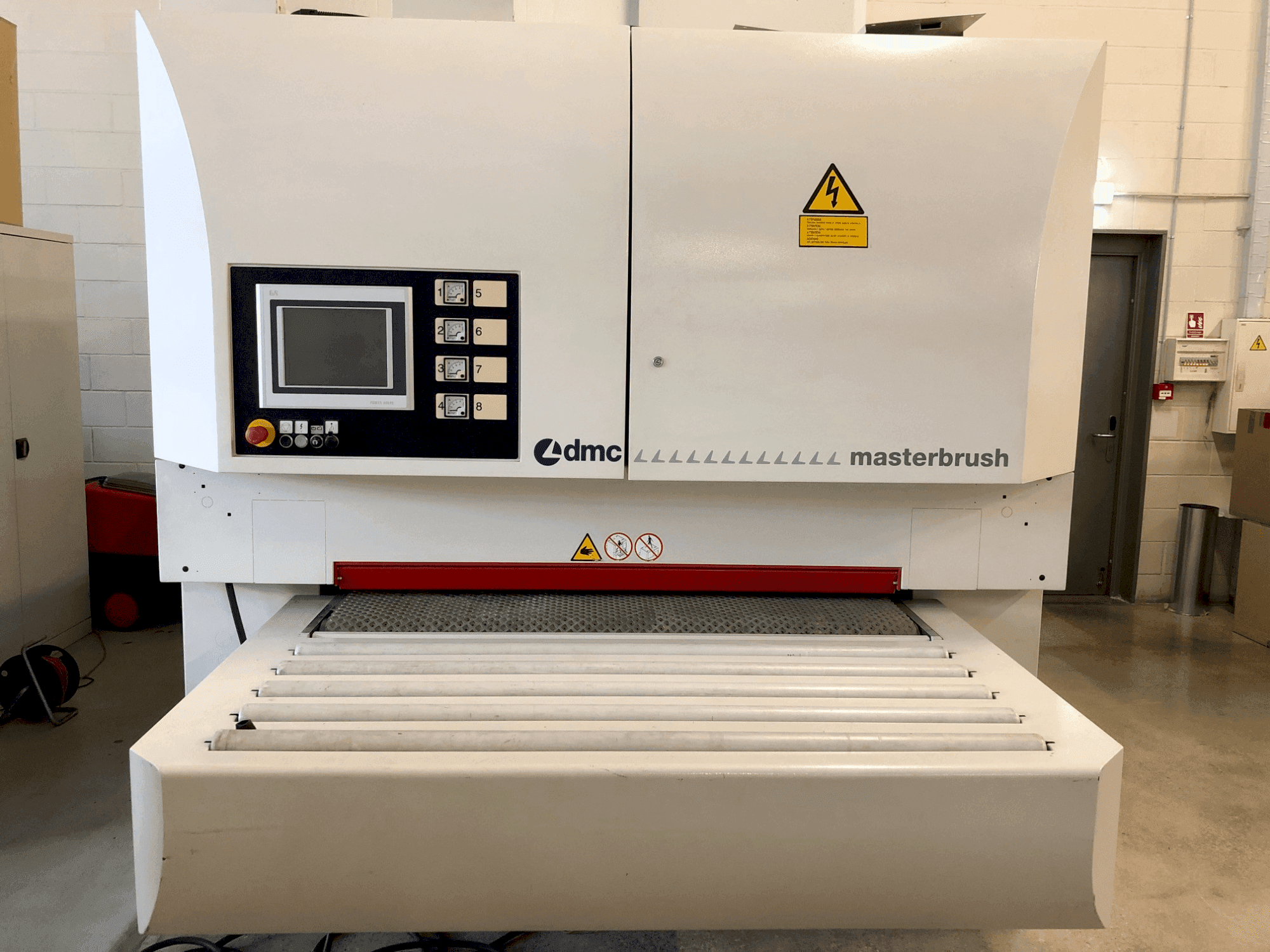 Koneen  DMC MASTERBRUSH MB 1350 M4 (2011) etunäkymä